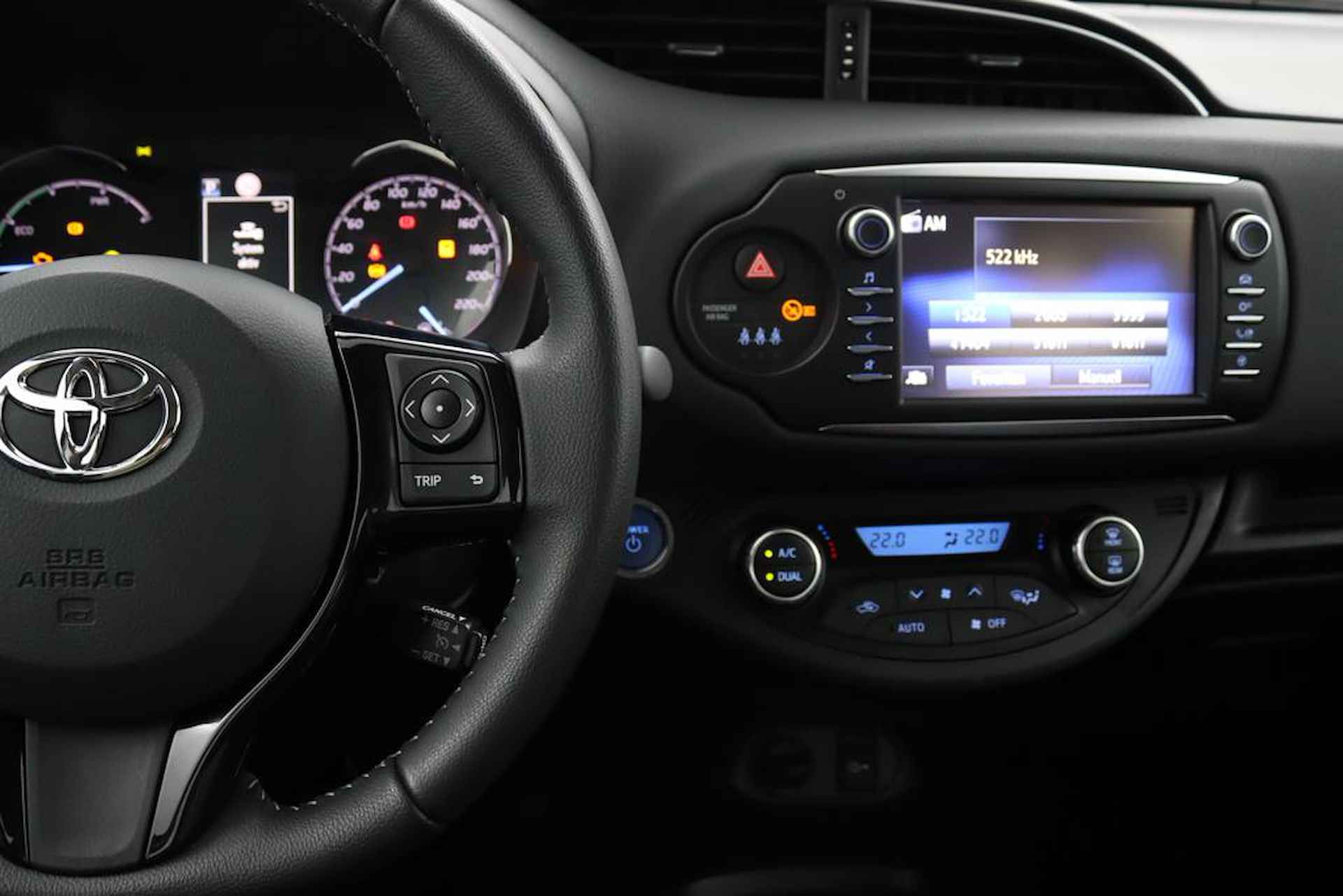 Toyota Yaris 1.5 Hybrid Design | Parkeersensoren Voor en Achter | Stoelverwarming | Cruise Control | Achteruitrijcamera | Led Verlichting | Parelmoer Rood | - 19/48