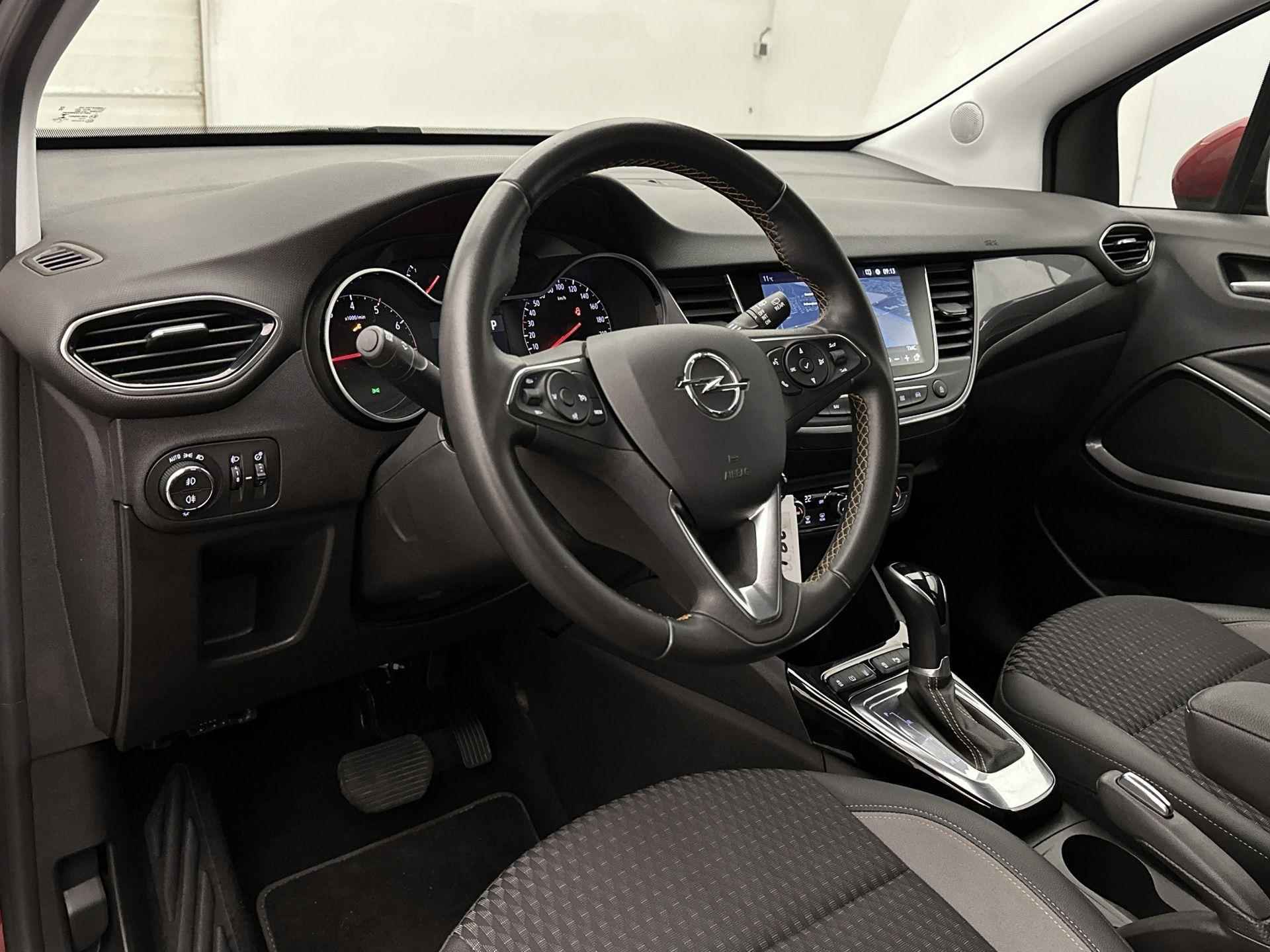 Opel Crossland X SUV Innovation 130 pk Automaat | Navigatie | Parkeersensoren Achter | LED Koplampen | DAB Ontvanger | Lederen Stuurwiel | Start/Stop Systeem | Climate Control | Cruise Control | 16" Lichtmetalen Velgen | Apple Carplay/Android Auto | - 11/36