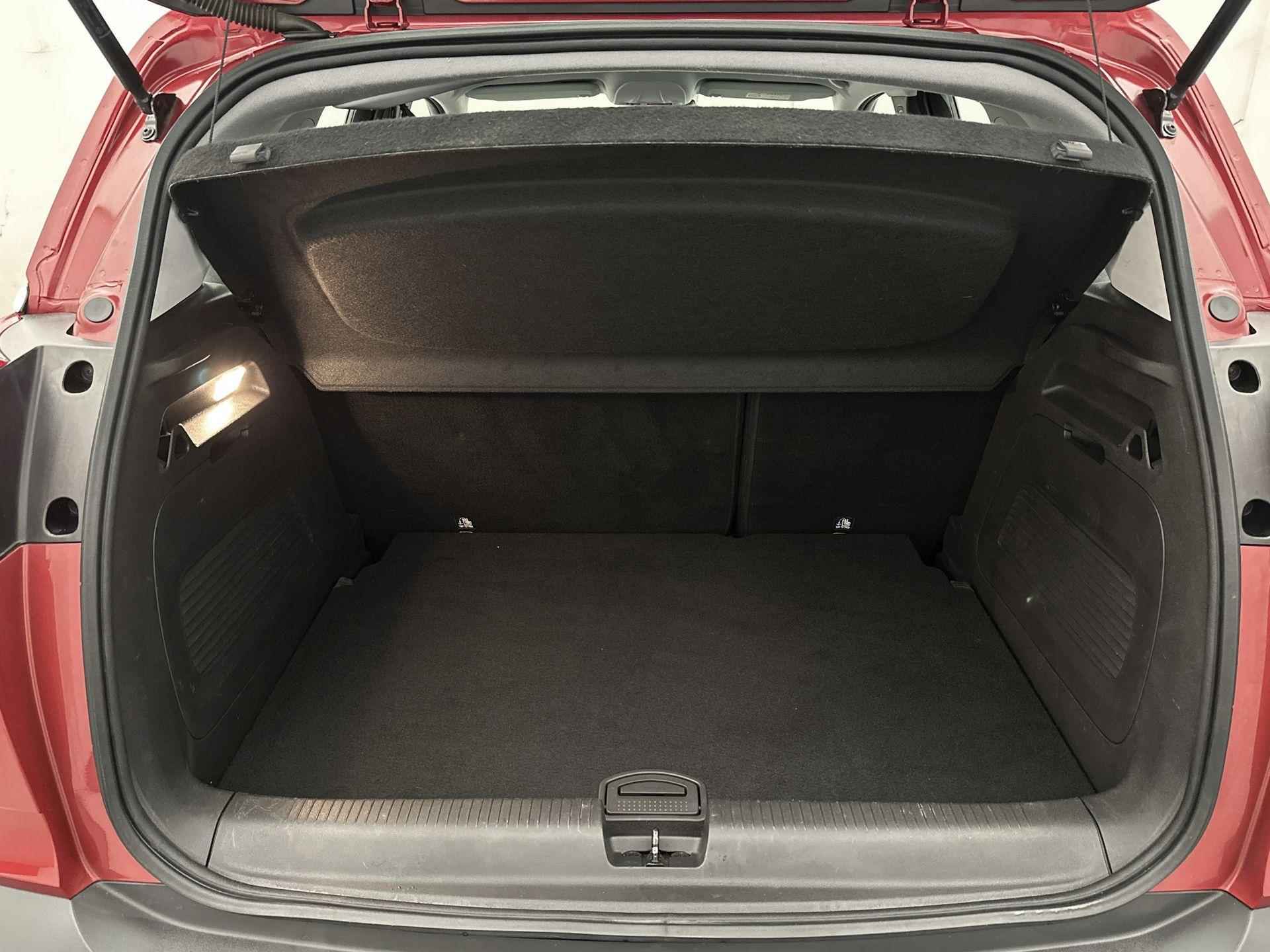 Opel Crossland X SUV Innovation 130 pk Automaat | Navigatie | Parkeersensoren Achter | LED Koplampen | DAB Ontvanger | Lederen Stuurwiel | Start/Stop Systeem | Climate Control | Cruise Control | 16" Lichtmetalen Velgen | Apple Carplay/Android Auto | - 16/36