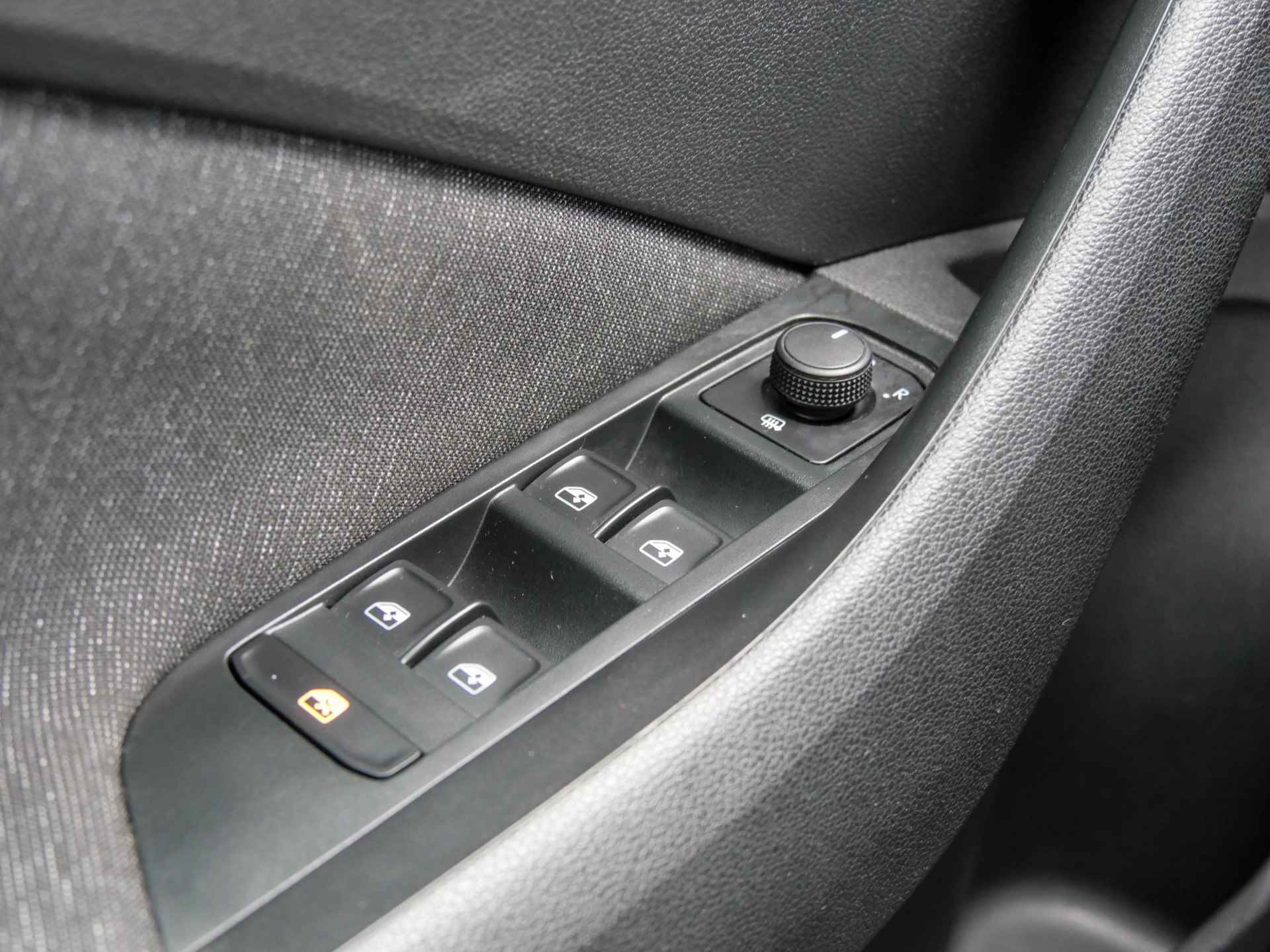 Škoda Kamiq 1.0 TSI 111PK Automaat Business Edition | CARPLAY | CAMERA | CRUISE CONTROL | - 19/29