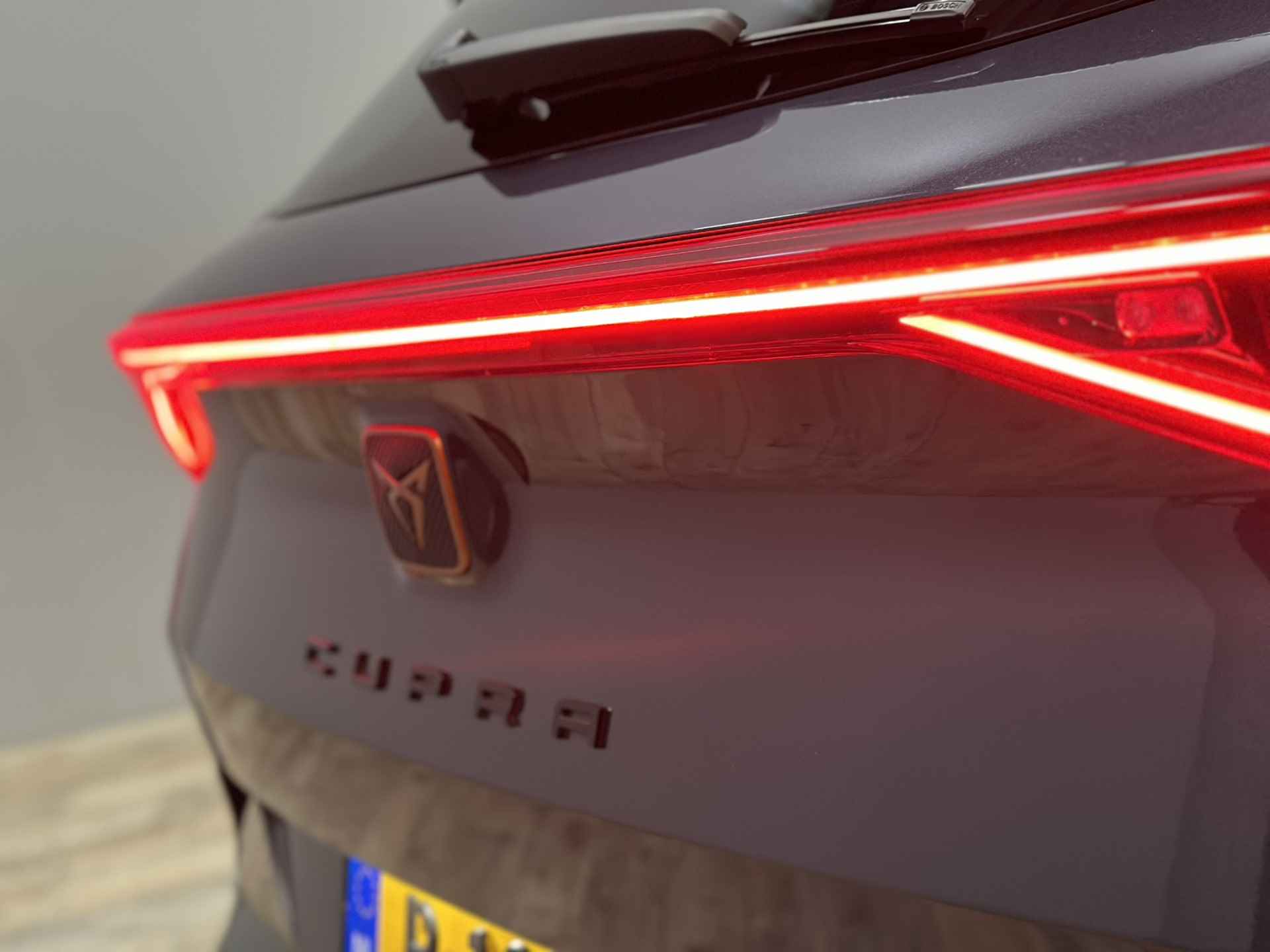 CUPRA Formentor 1.5 TSI Business Edition Airco ECC | LED | Virtual | Adaptive Cruise | Trekhaak | Stoelverwaming | Camera | Apple Carplay Android Auto | Isofix | NAP | - 13/46