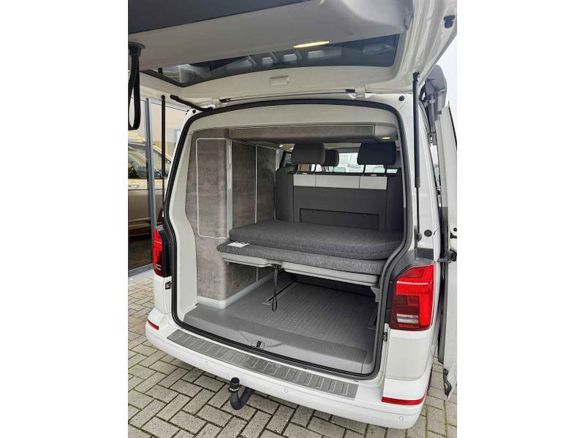 Volkswagen T6.1 California  6.1 OCEAN 150 DSG - 10/22