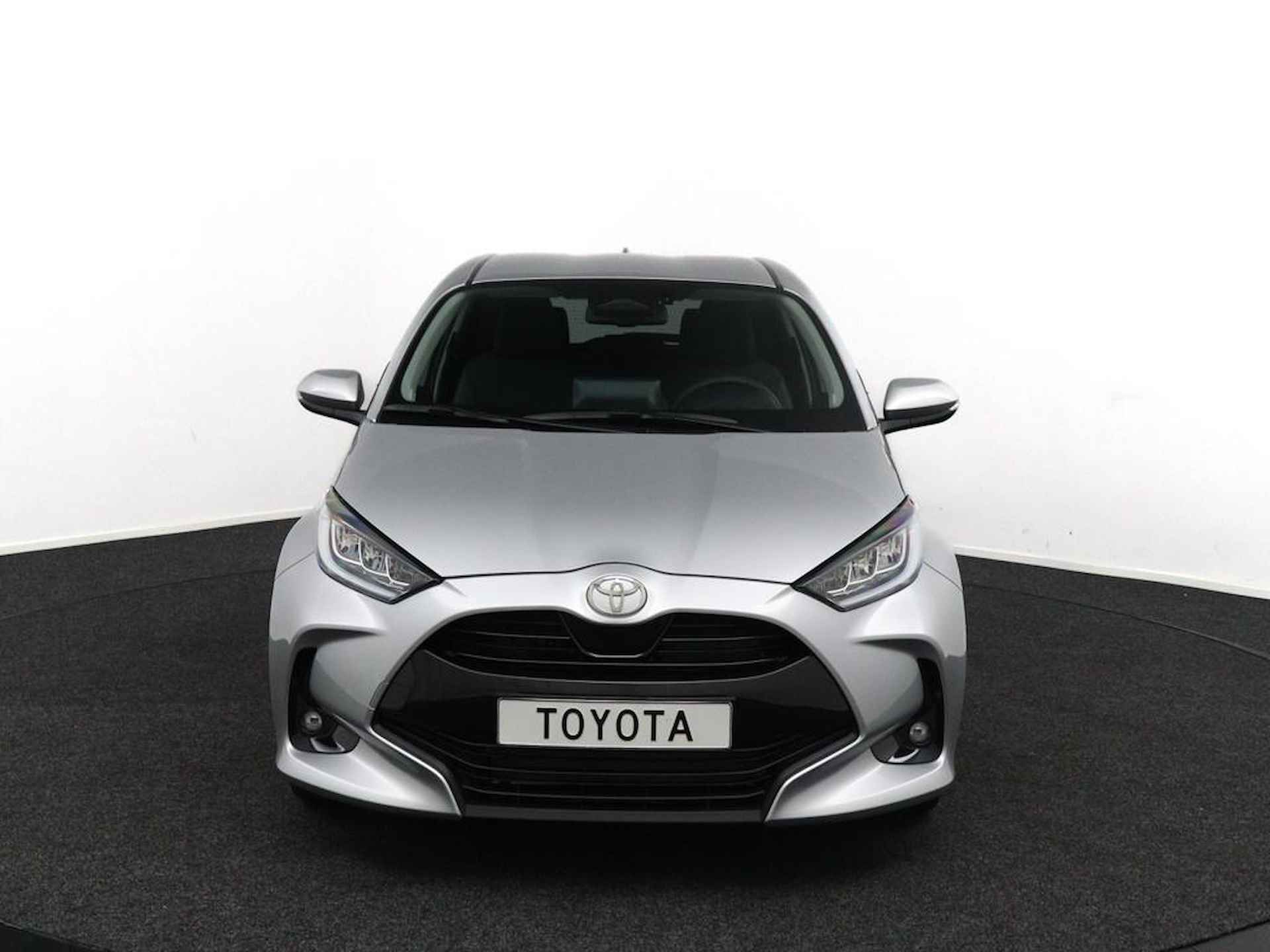 Toyota Yaris 1.5 Hybrid 115 First Edition | Winterpakket | Apple Carplay | Android Auto | Draadloze telefoonlader | 10 Jaar Garantie | - 8/43