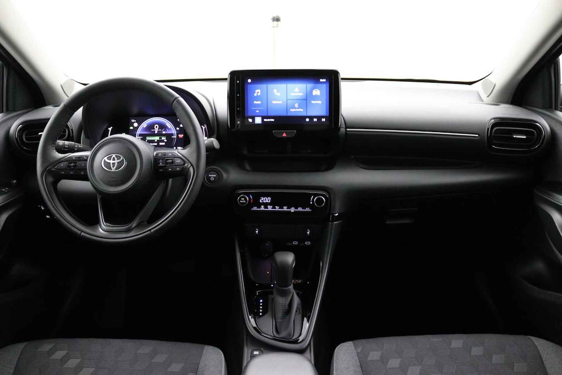 Toyota Yaris 1.5 Hybrid 115 First Edition | Winterpakket | Apple Carplay | Android Auto | Draadloze telefoonlader | 10 Jaar Garantie | - 12/43