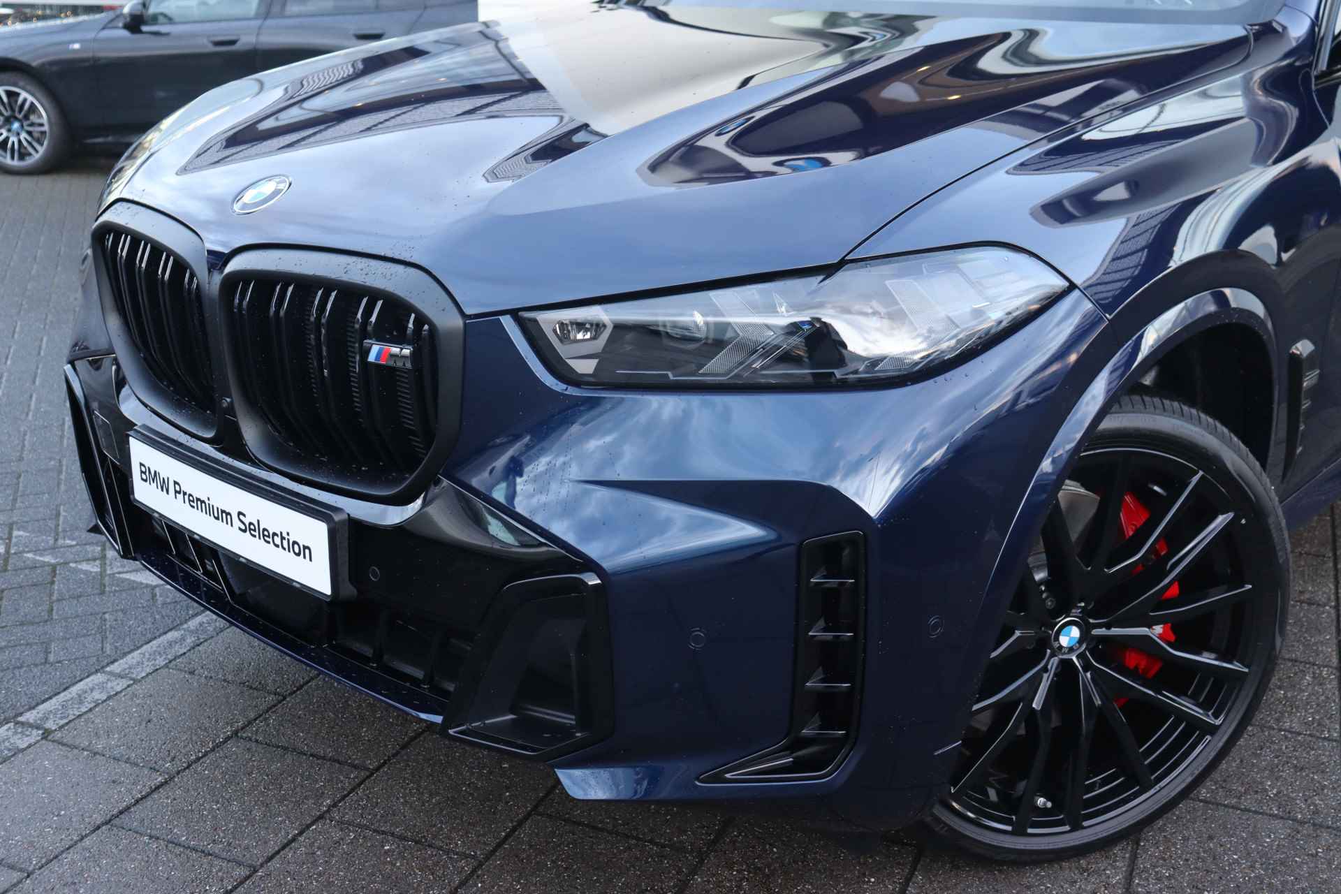 BMW X5 M60i xDrive High Executive Automaat / Panoramadak Sky Lounge / Massagefunctie / Adaptief M Onderstel Professional / Bowers & Wilkins / Parking Assistant Professional / Soft-Close - 3/60