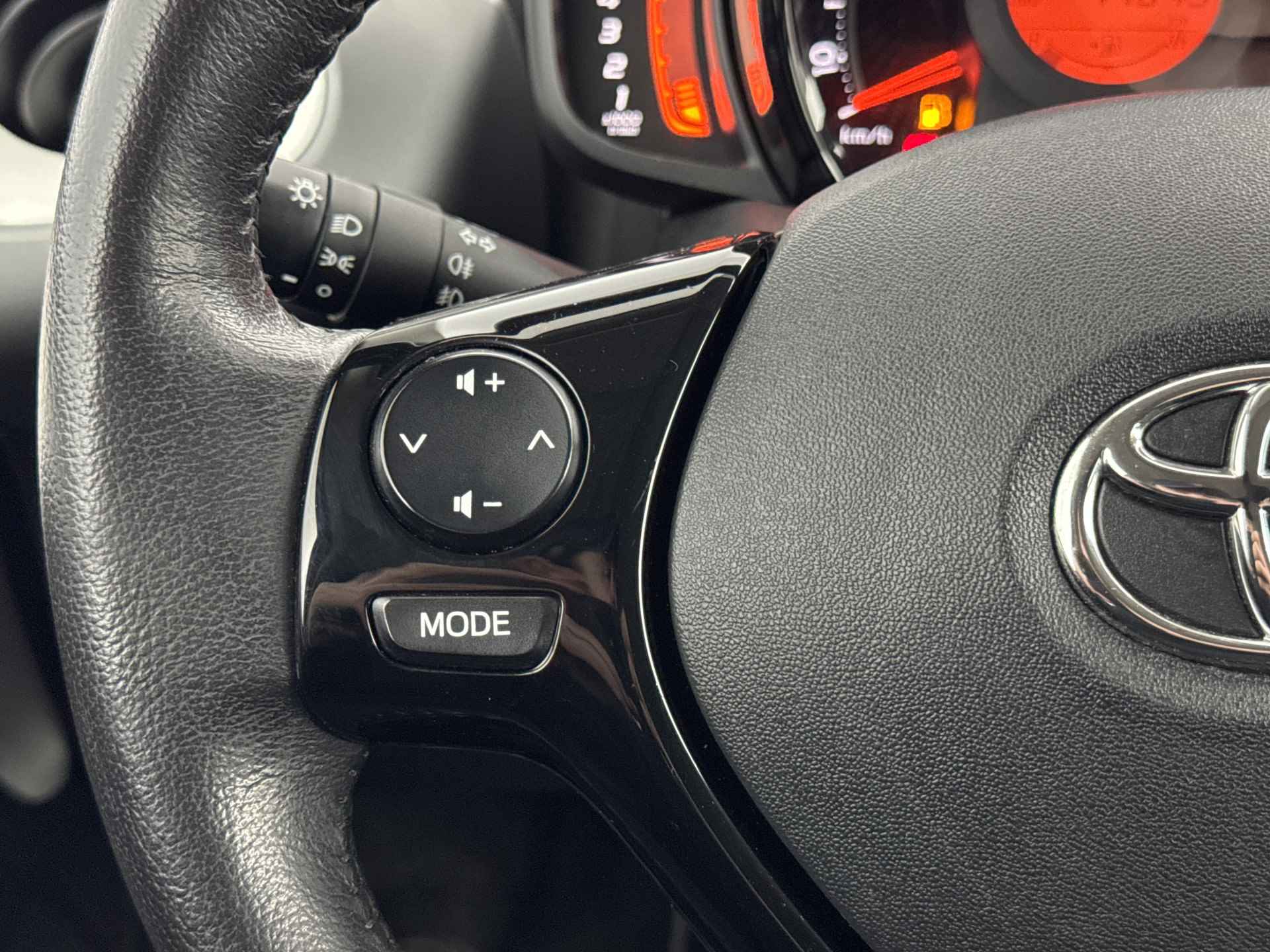 Toyota Aygo 1.0 VVT-i X-First Cabrio | Apple Carplay & Android Auto | - 16/35