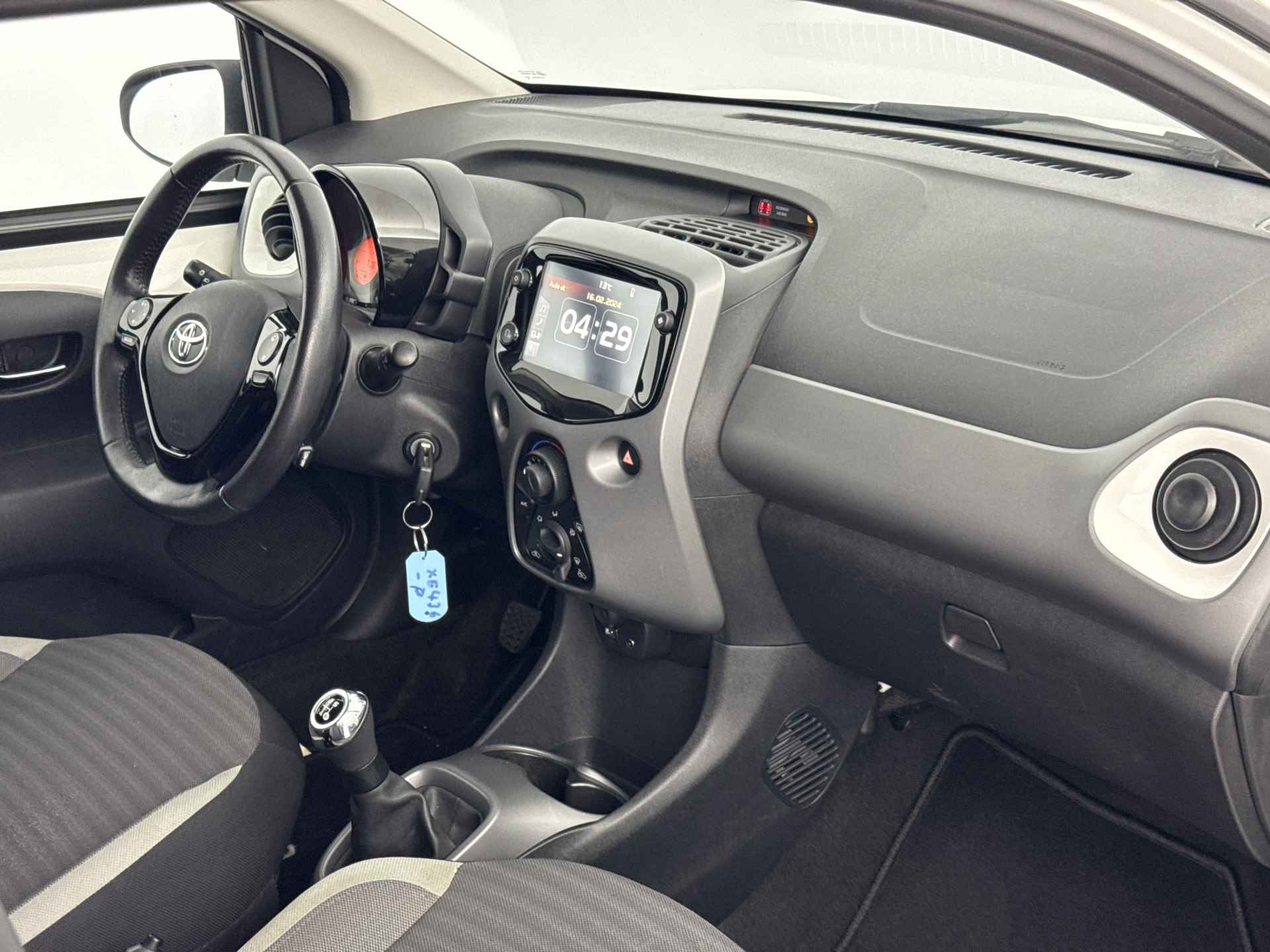 Toyota Aygo 1.0 VVT-i X-First Cabrio | Apple Carplay & Android Auto | - 23/35
