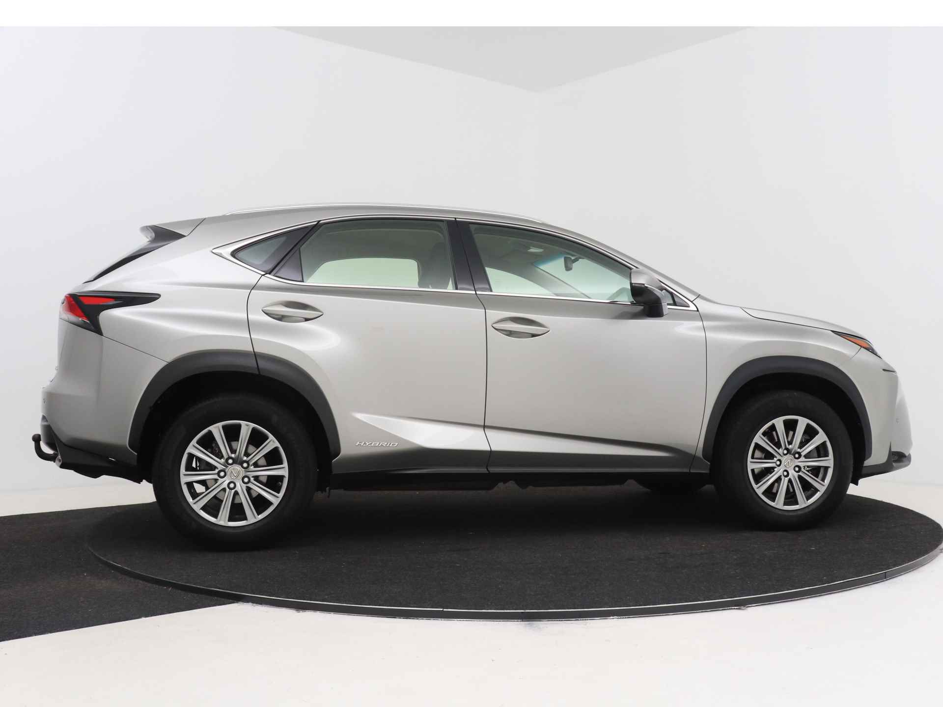 Lexus NX 300h AWD 25th Edition | Trekhaak | Leer | Stoelverwarming | Adaptive Cruise Control | Park Assist | - 16/40