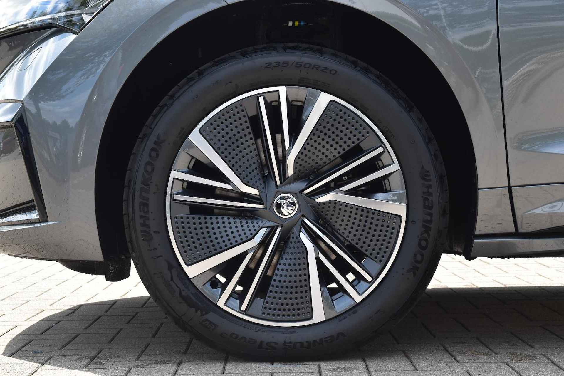 Skoda Enyaq Coupé iV 60 Business Edition Plus 58 kWh | Verwarmbare voorstoelen | elektrische achterklep| Elektrisch verstelbare bestuurderstoel |  Herwaardering | Direct leverbaar! - 5/28