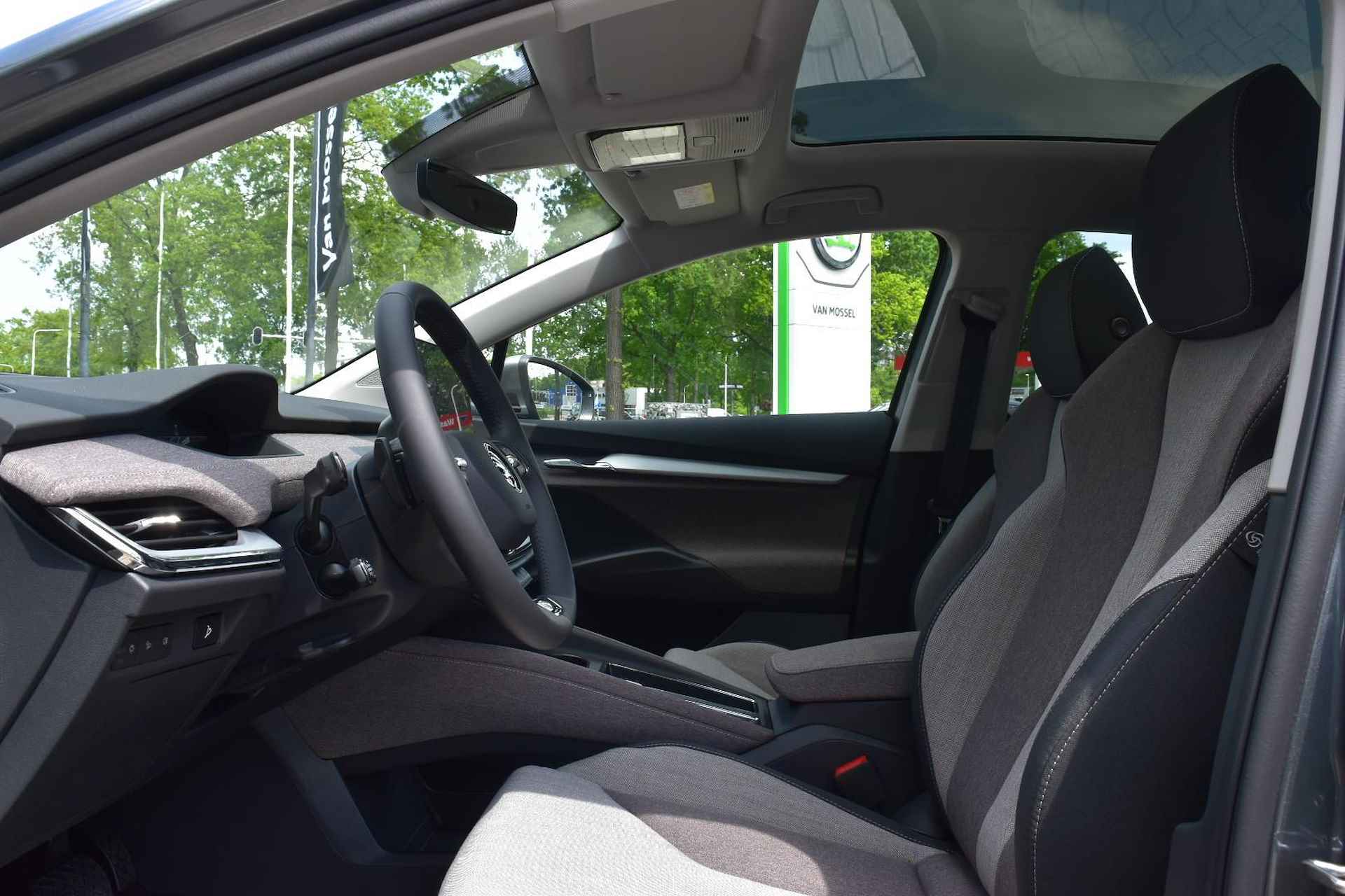 Skoda Enyaq Coupé iV 60 Business Edition Plus 58 kWh | Verwarmbare voorstoelen | elektrische achterklep| Elektrisch verstelbare bestuurderstoel |  Herwaardering | Direct leverbaar! - 13/28