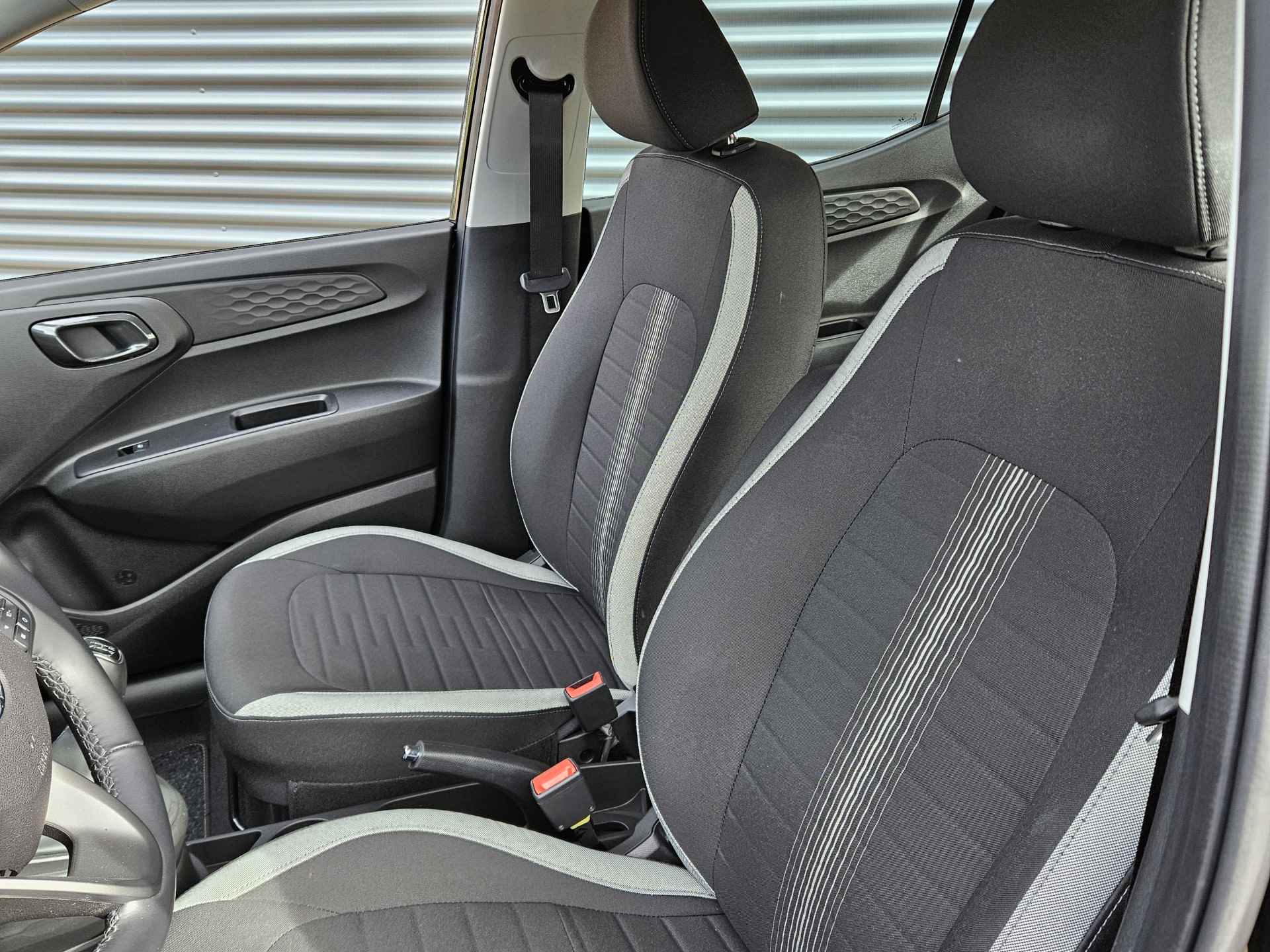 Hyundai i10 1.0 Comfort Smart Navigatie | Camera | Airco | Erg leuke Uitvoering!! - 32/32