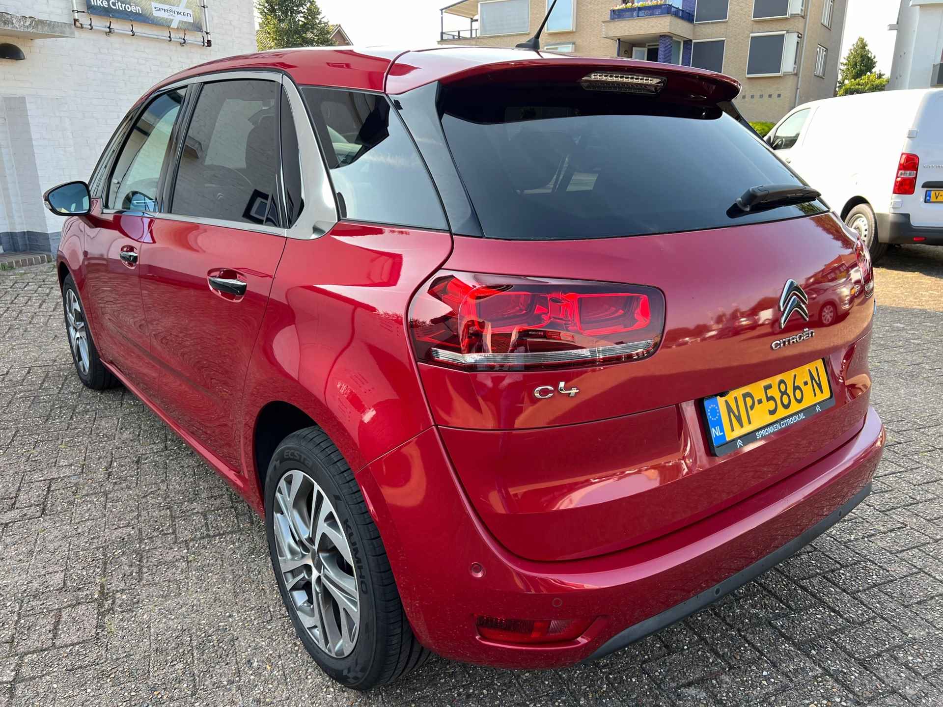 Citroen C4 Picasso 1.2 PureTech Feel Navi-Camera-Keyless-Panoramadak-Stoelmassage - 3/30