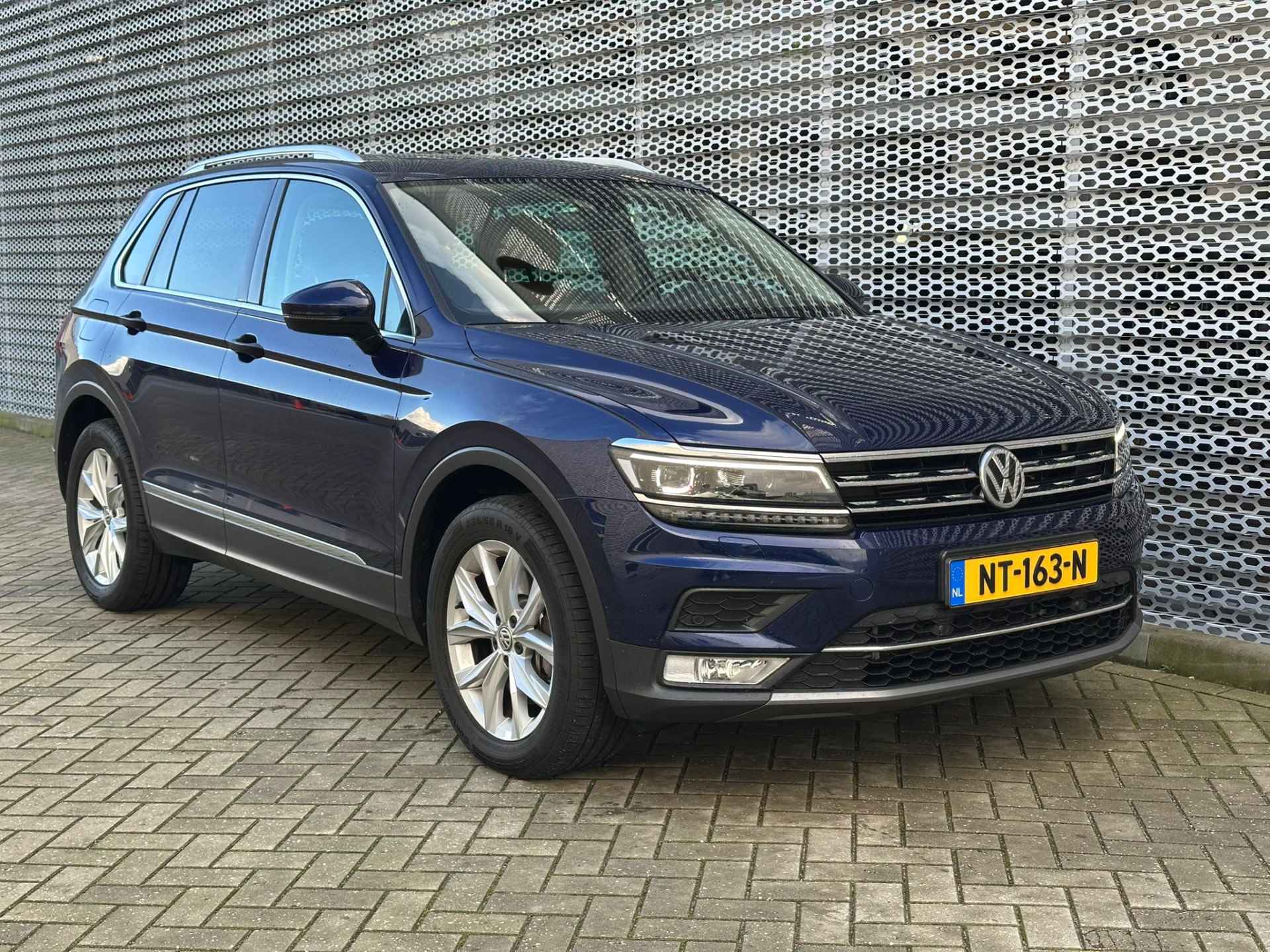 Volkswagen Tiguan 2.0 TSI 4Motion Highline / Zwenkbare Trekhaak / Panoramadak / Alarmsysteem / Parkeersensoren V+A / LED / Dodehoek Sensor - 10/29