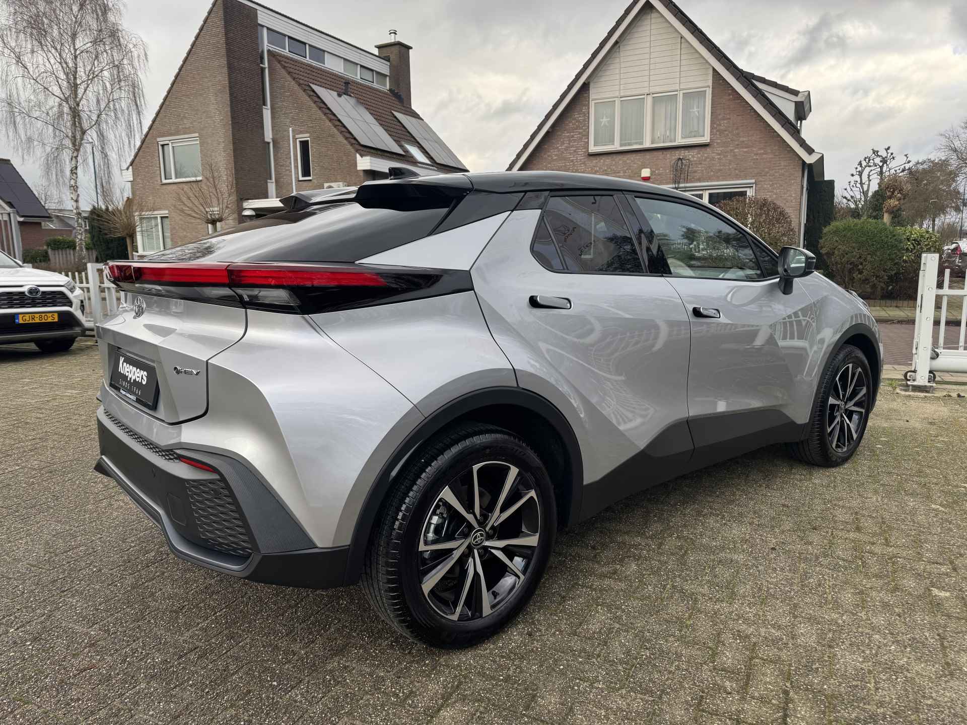 Toyota C-HR 1.8 Hybrid 140 First Edition Dodenhoekdetectie, Navigatie, Parkeersensoren V + A , All-in Rijklaarprijs - 32/35