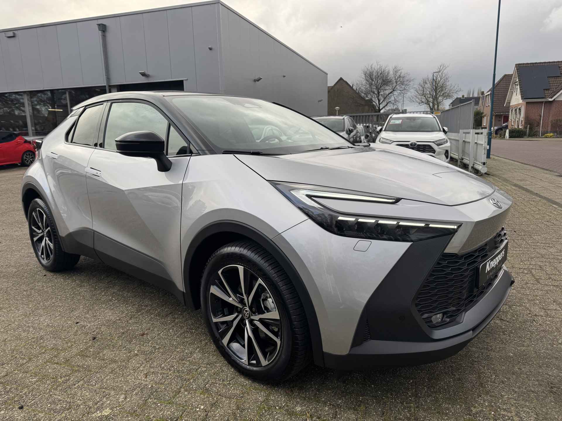 Toyota C-HR 1.8 Hybrid 140 First Edition Dodenhoekdetectie, Navigatie, Parkeersensoren V + A , All-in Rijklaarprijs - 33/35