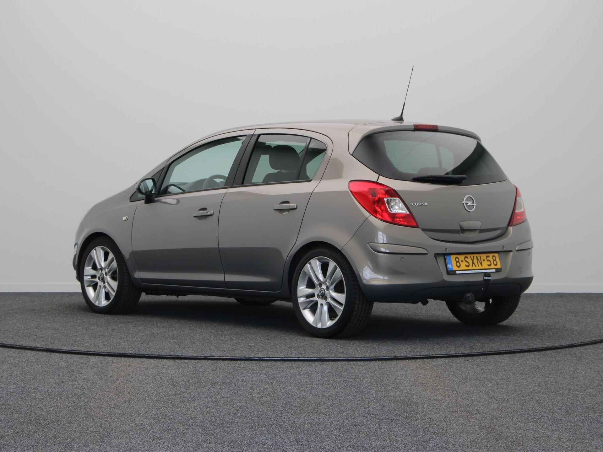 Opel Corsa 1.4-16V Cosmo | Trekhaak | All season banden | Navigatie | Automaat | Cruise control | - 2/43