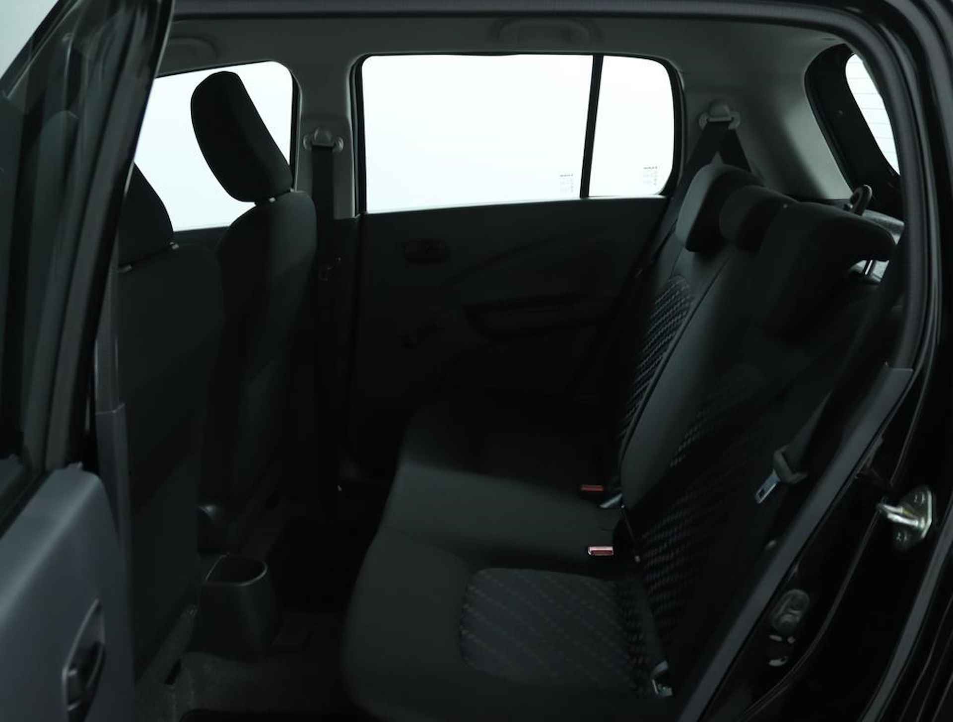 Suzuki Celerio 1.0 Comfort | Airconditioning | Centrale Portiervergrendeling met afstandbediening | Zuinig en goedkoop in wegenbelasting | - 17/40