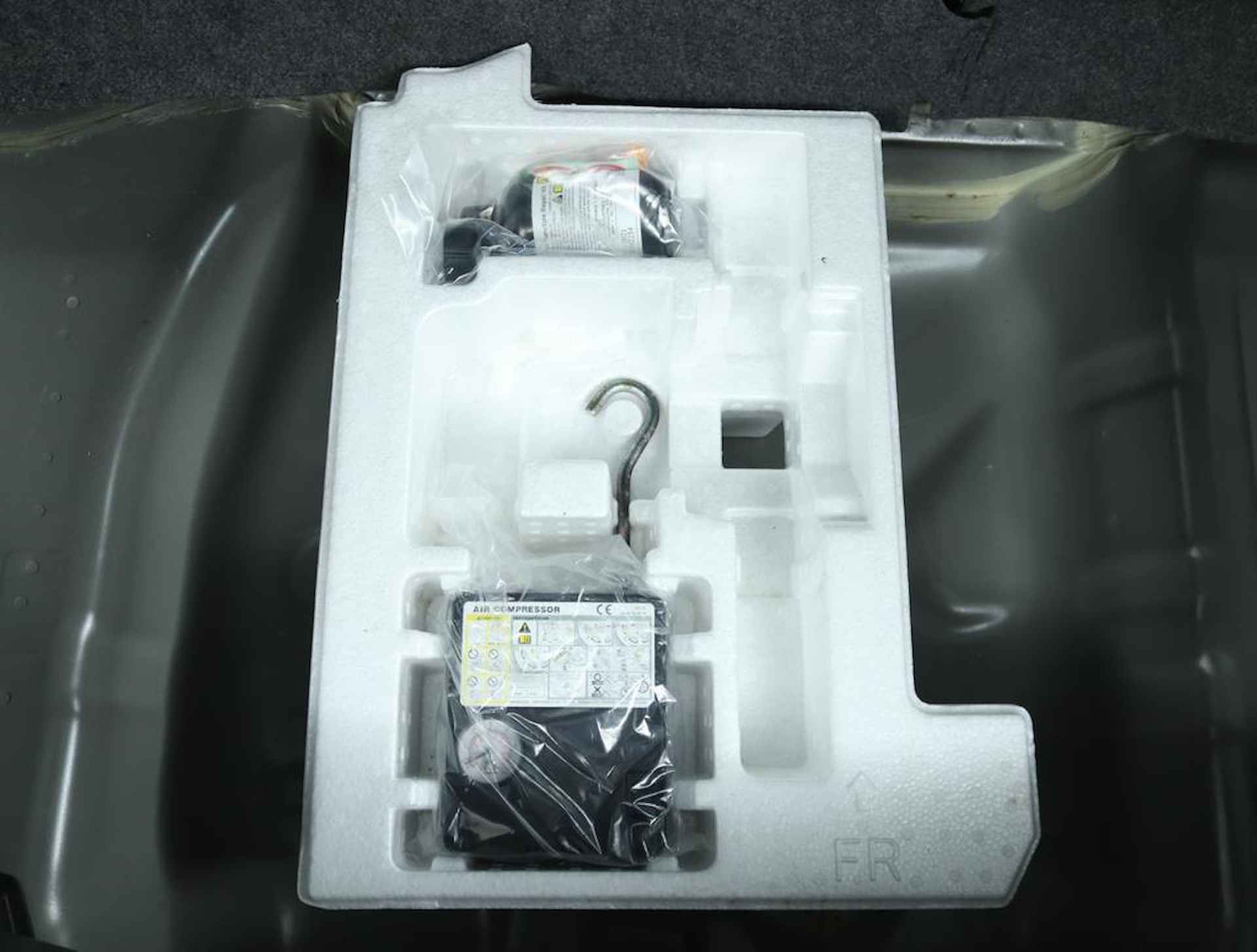 Suzuki Celerio 1.0 Comfort | Airconditioning | Centrale Portiervergrendeling met afstandbediening | Zuinig en goedkoop in wegenbelasting | - 30/40