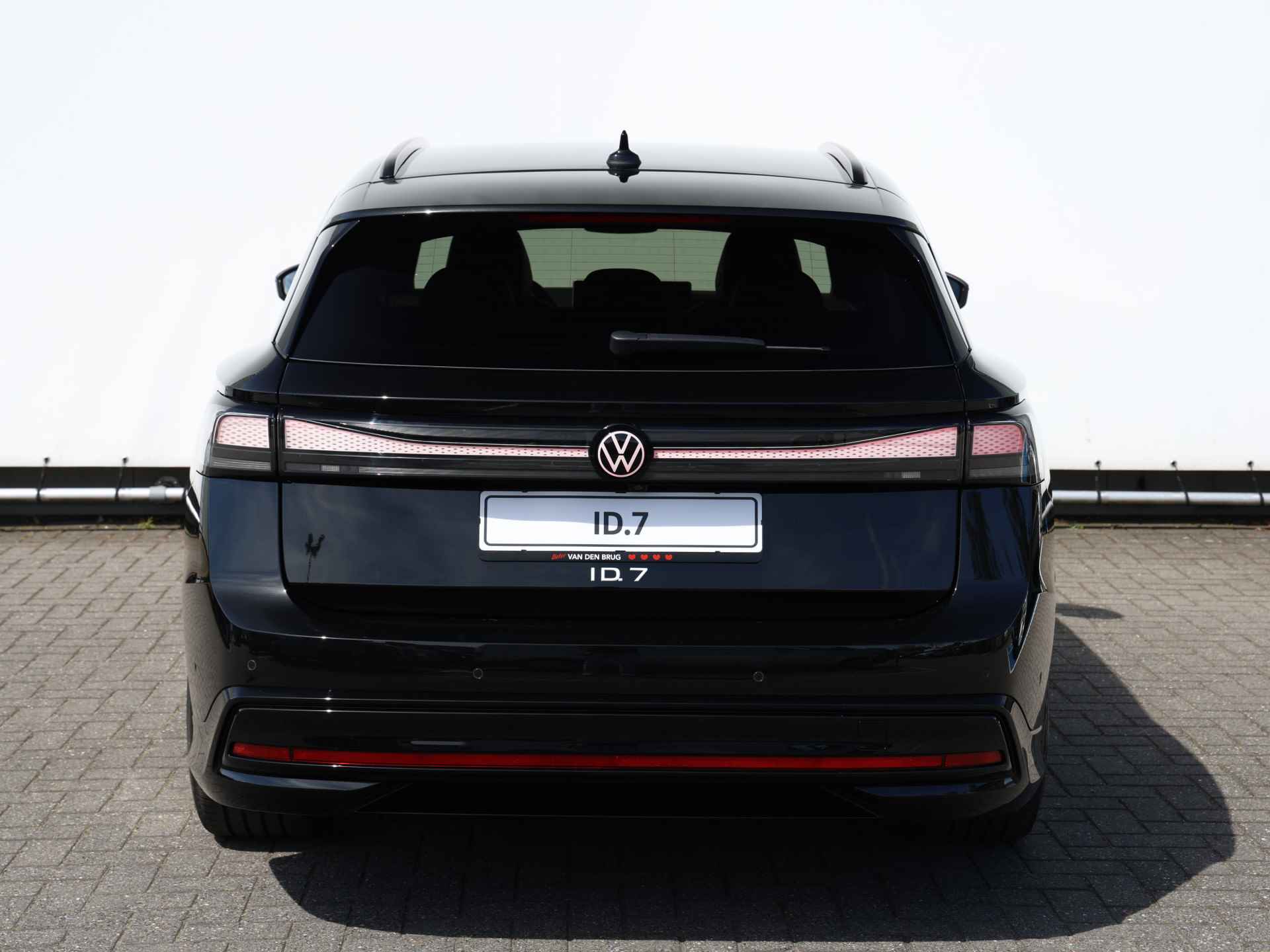 Volkswagen ID.7 Tourer 1st Edition 77 kWh Trekhaak | Massage | Harman Kardon | Dynamic Chassis Control - 6/57