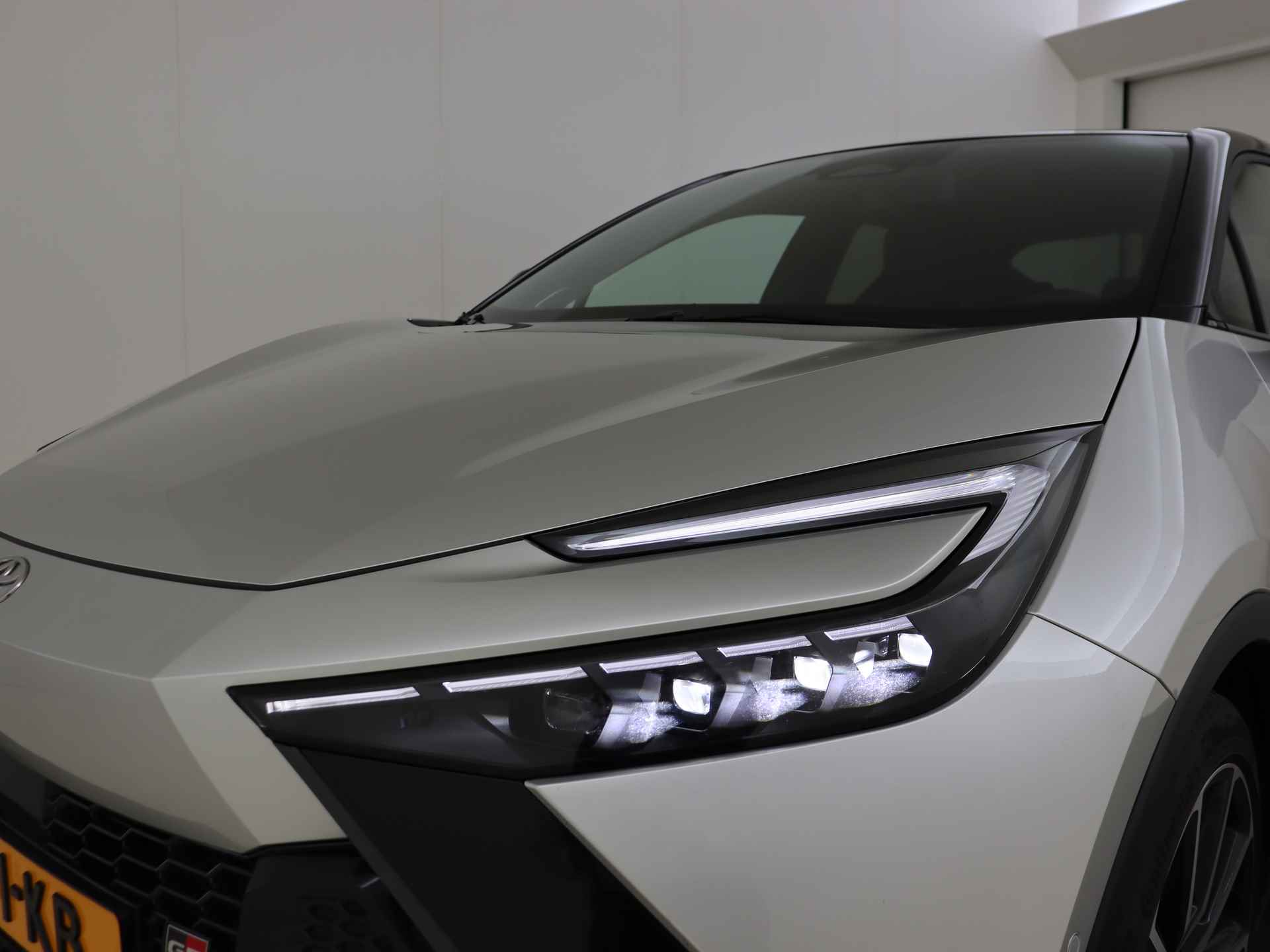 Toyota C-HR Hybrid 200 GR SPORT Première Edition | Panoramadak | JBL | Apple CarPlay | - 52/63
