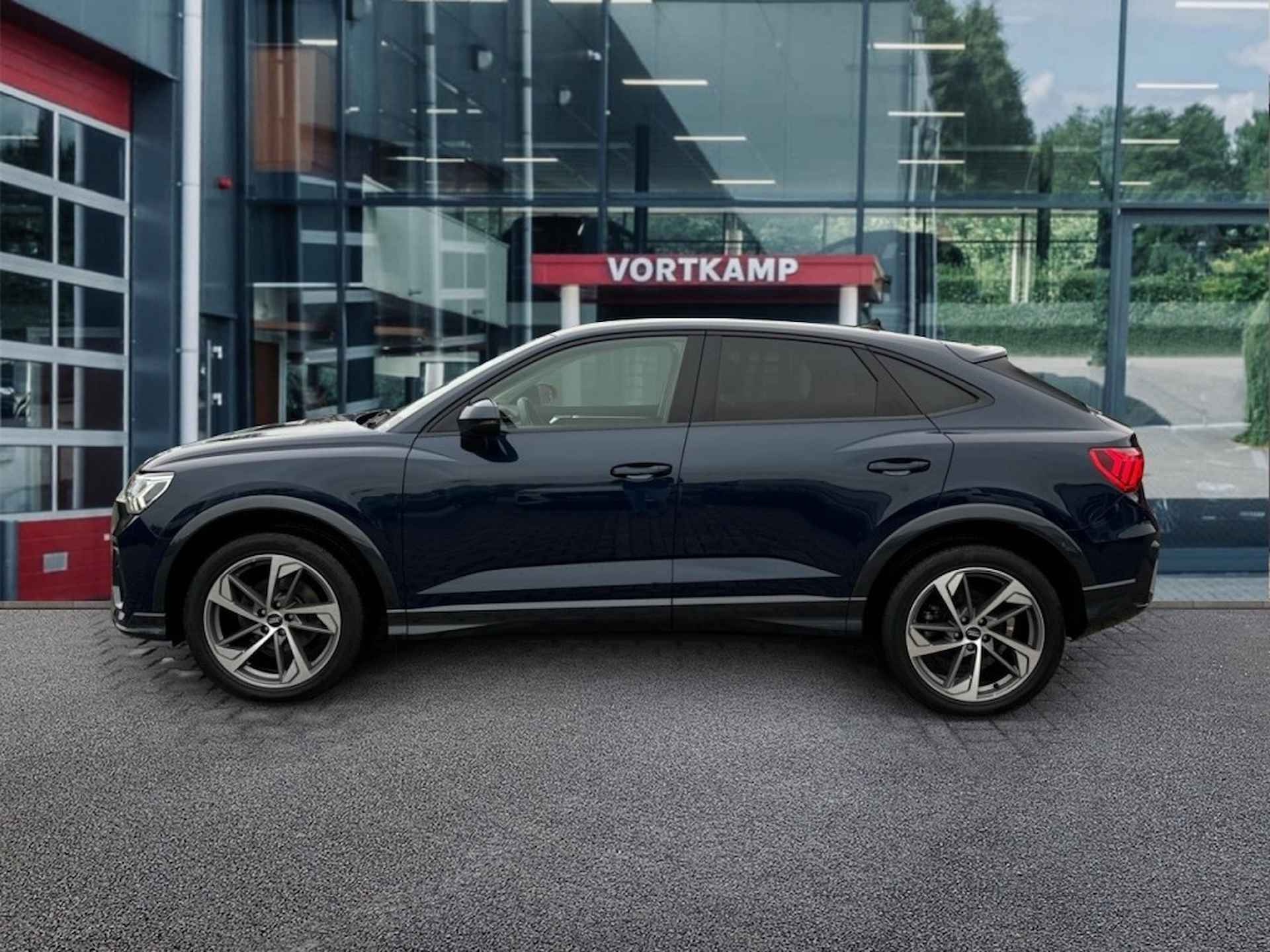 AUDI Q3 Sportback 35 TFSI S-TRONIC TREKHAAK/CAMERA/NAVI/ACC/STOELVERW - 8/26