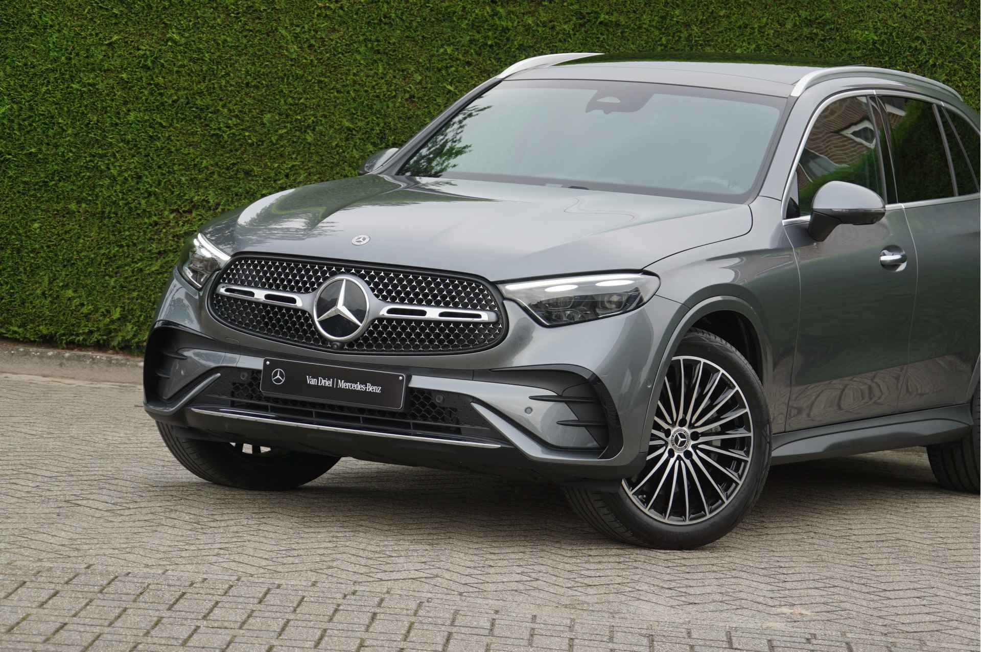 Mercedes-Benz GLC GLC 300 e 4M AMG Line | Achterasbesturing Luchtvering Burmester Trekhaak Rijassistentie - 28/50