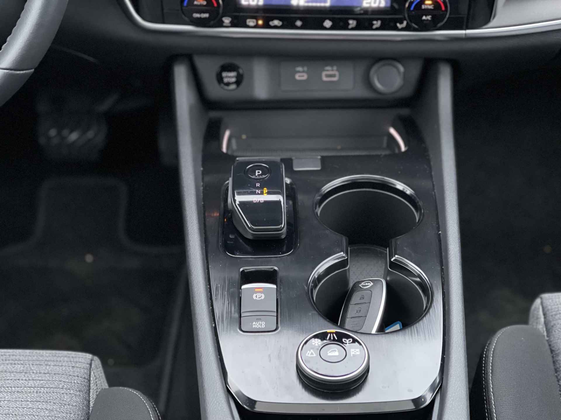 Nissan X-Trail 1.5 e-4orce N-Connecta 4WD 7p. Lounge Pack / PRIJS = RIJKLAAR! / Panoramadak | Adapt. Cruise Control | 360° Camera | Dodehoek | Apple Carplay/Android Auto - 22/28
