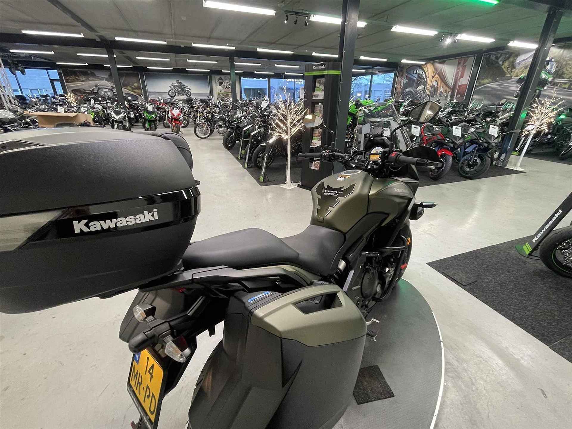 Kawasaki Versys 650 ABS GRAND TOURER - 2018 - 3/25