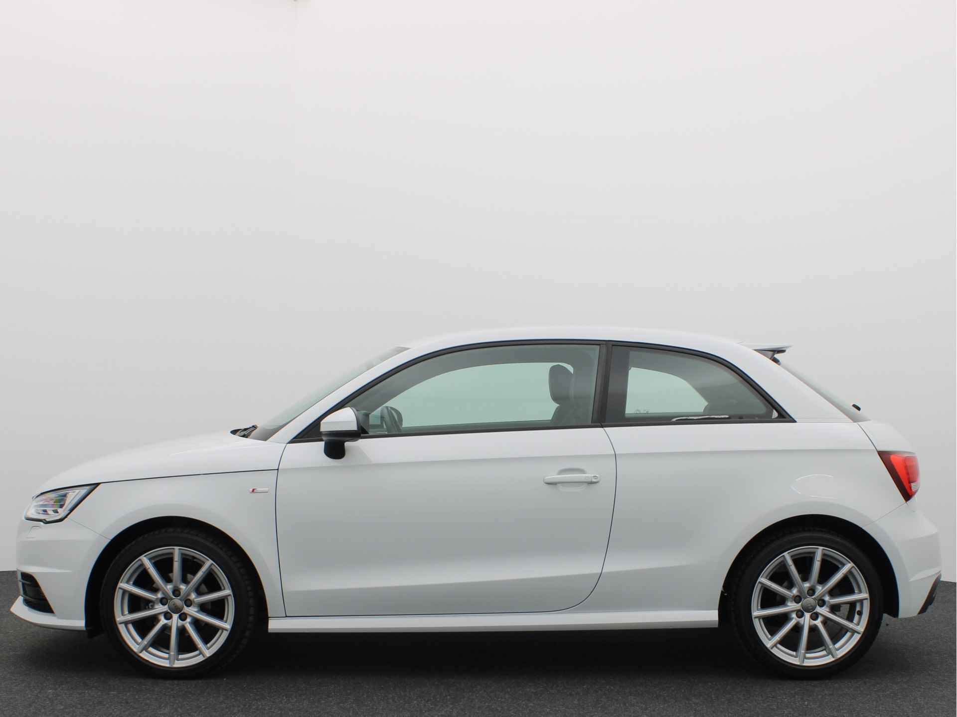 Audi A1 1.0 TFSI Advance Sport S-LINE / AUTOMAAT / XENON / NAVI / AIRCO / BLUETOOTH / CRUISE / NL-AUTO - 3/52