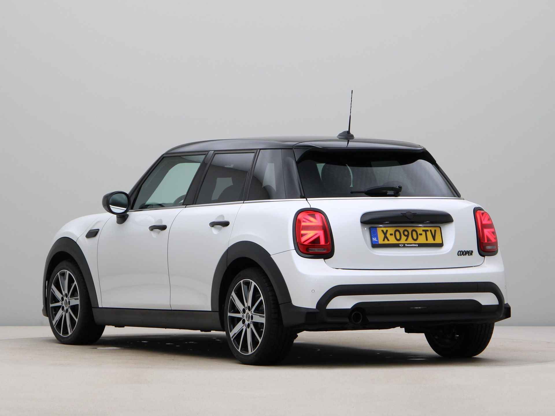 MINI 5-deurs Cooper Camden Edition Aut. - 12/24