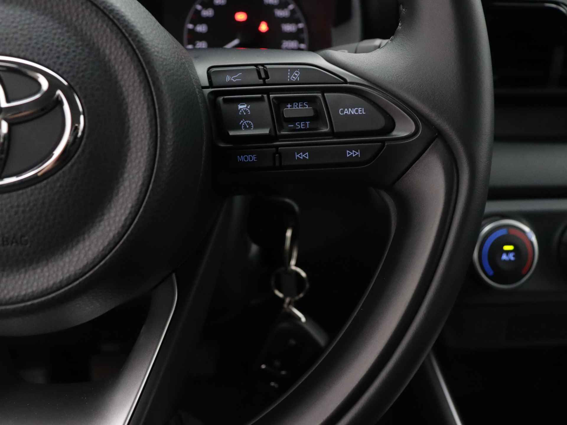 Toyota Yaris 1.5 VVT-i Active | Airco | Apple CarPlay / Android Auto | Achteruitrijcamera | Adaptive Cruise Control | - 19/36