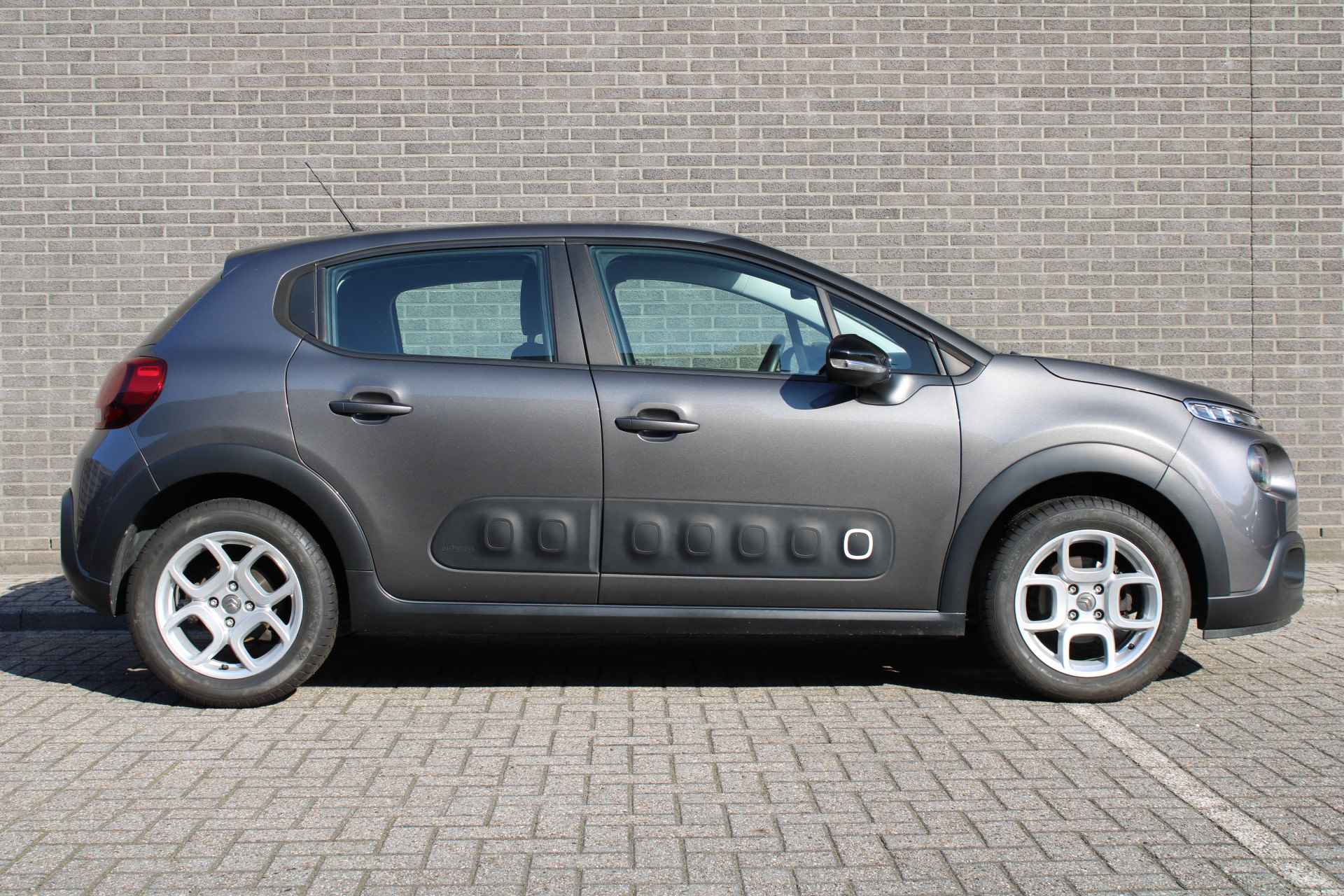 Citroën C3 1.2 PureTech S&S Feel 110PK Automaat Cruise/Climate control, Navigatie, Apple carplay/Android auto, - 3/27