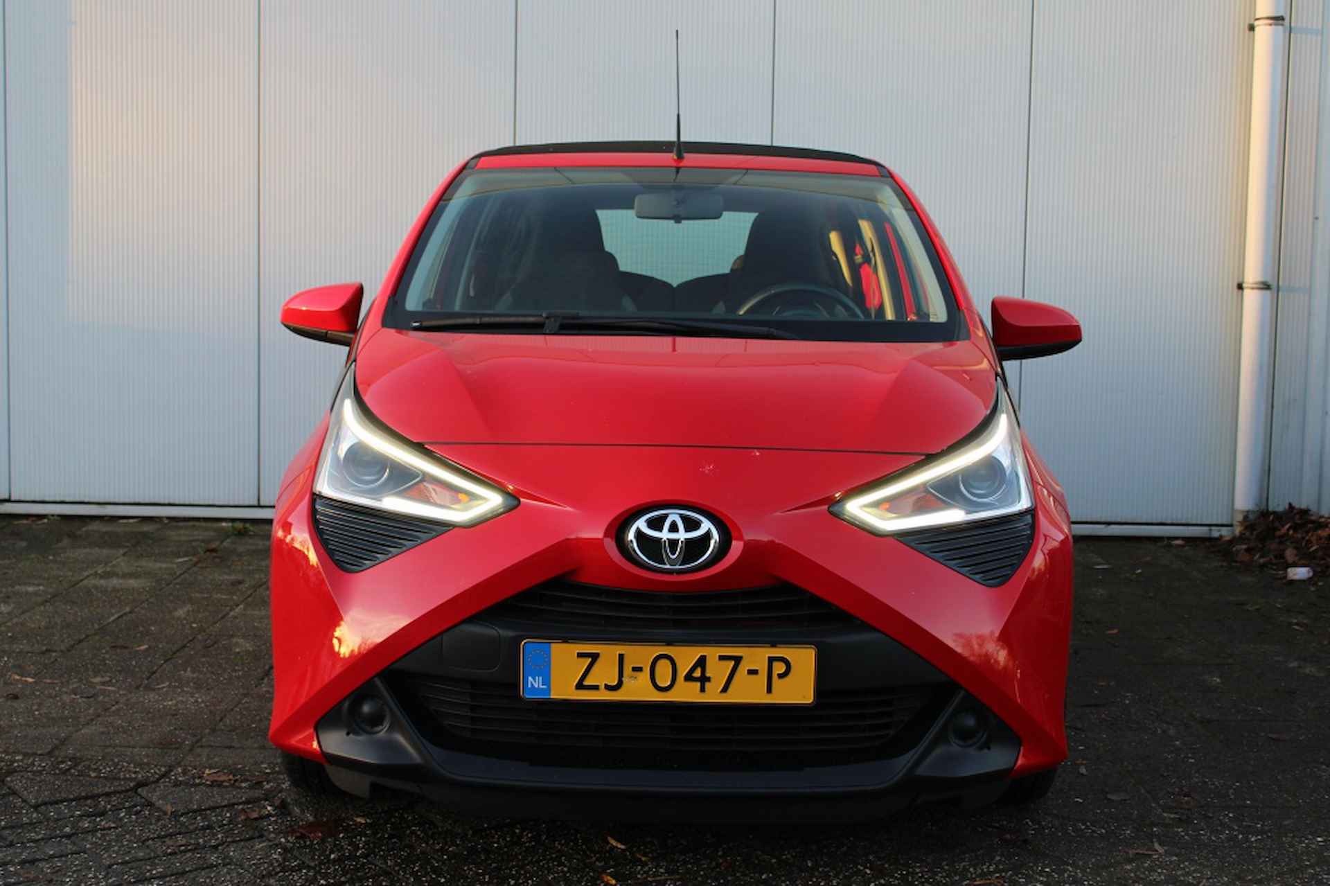 Toyota Aygo 1.0 VVT-i x-play Cabrio - 7/27