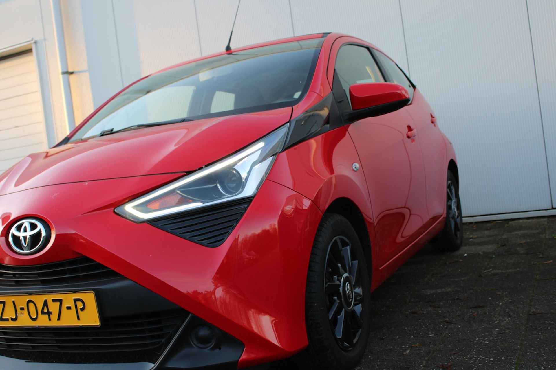 Toyota Aygo 1.0 VVT-i x-play Cabrio - 9/27