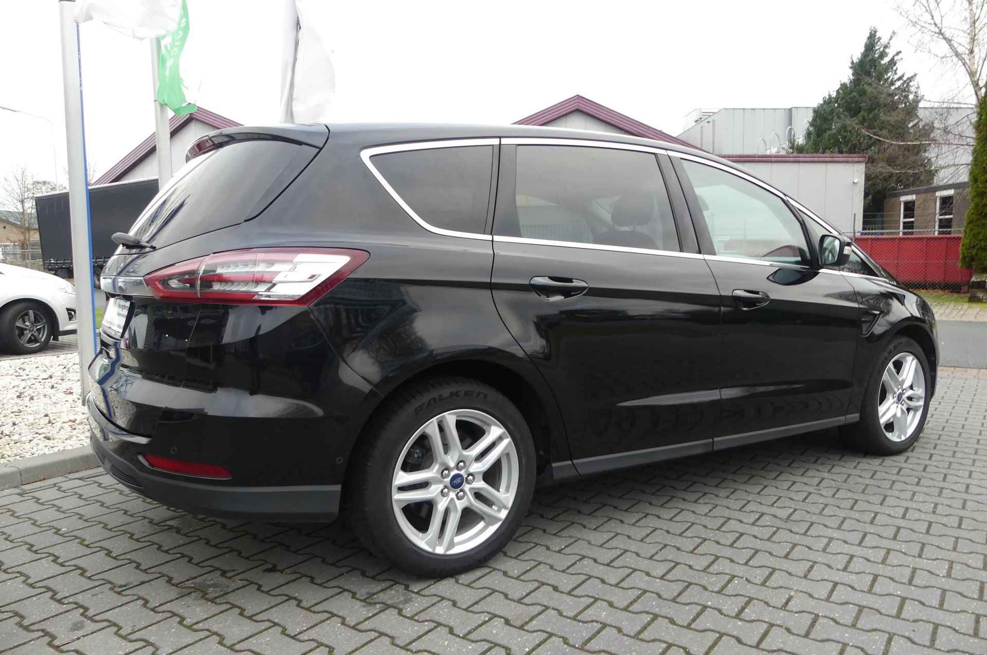 Ford S-Max 1.5 Titanium 7p. 150PK.7 PERSOONS.NAVI.CAMERA.WINTERPACK.KEYLESS.PANTHER BLACK.67865KM. - 4/18