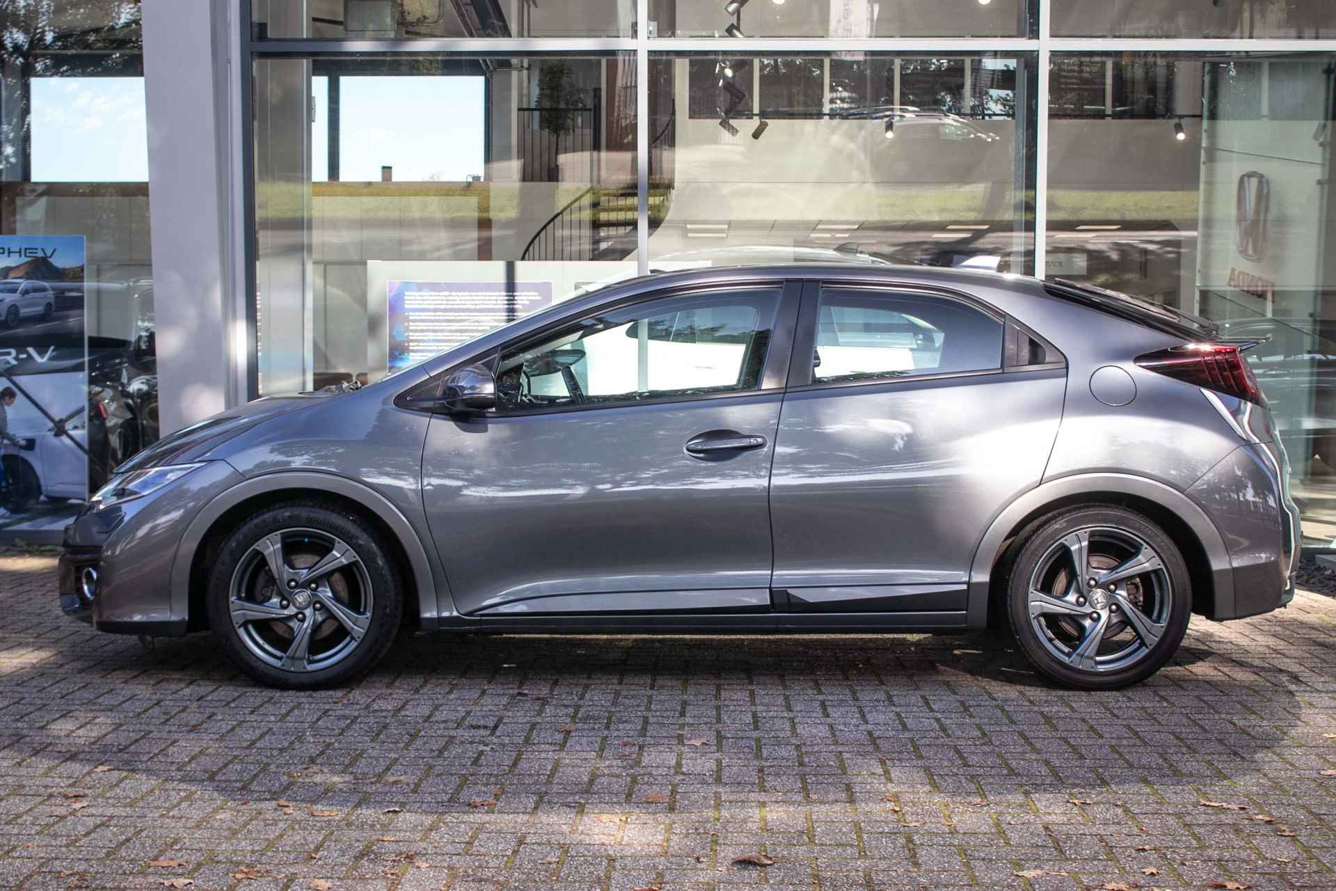 Honda Civic 1.4i-Vtec X-Edition - All in rijklaarprijs | Trekhaak | Navi | Dealer ond. | 12 mnd Bovag. - 2/39