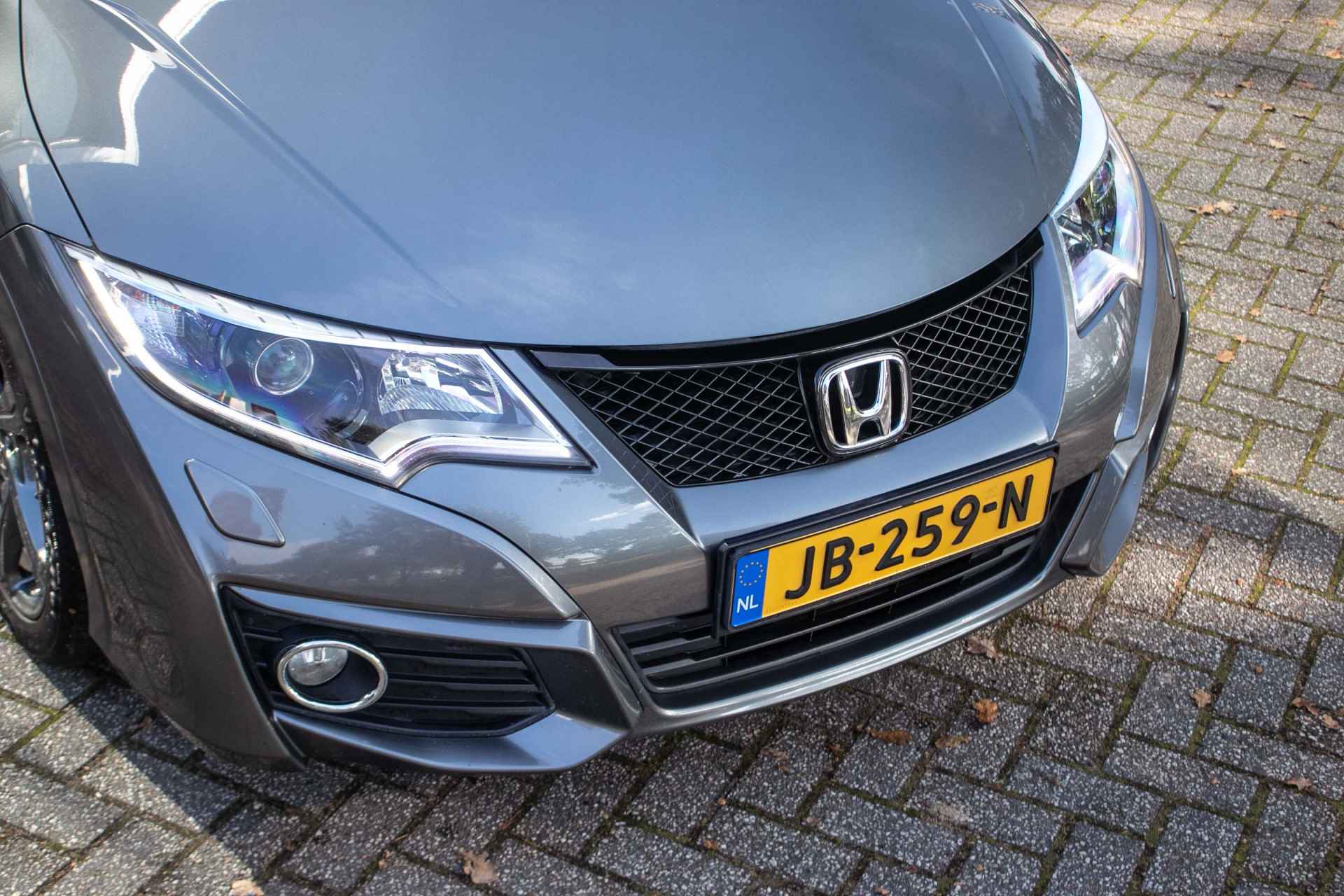 Honda Civic 1.4i-Vtec X-Edition - All in rijklaarprijs | Trekhaak | Navi | Dealer ond. | 12 mnd Bovag. - 26/39