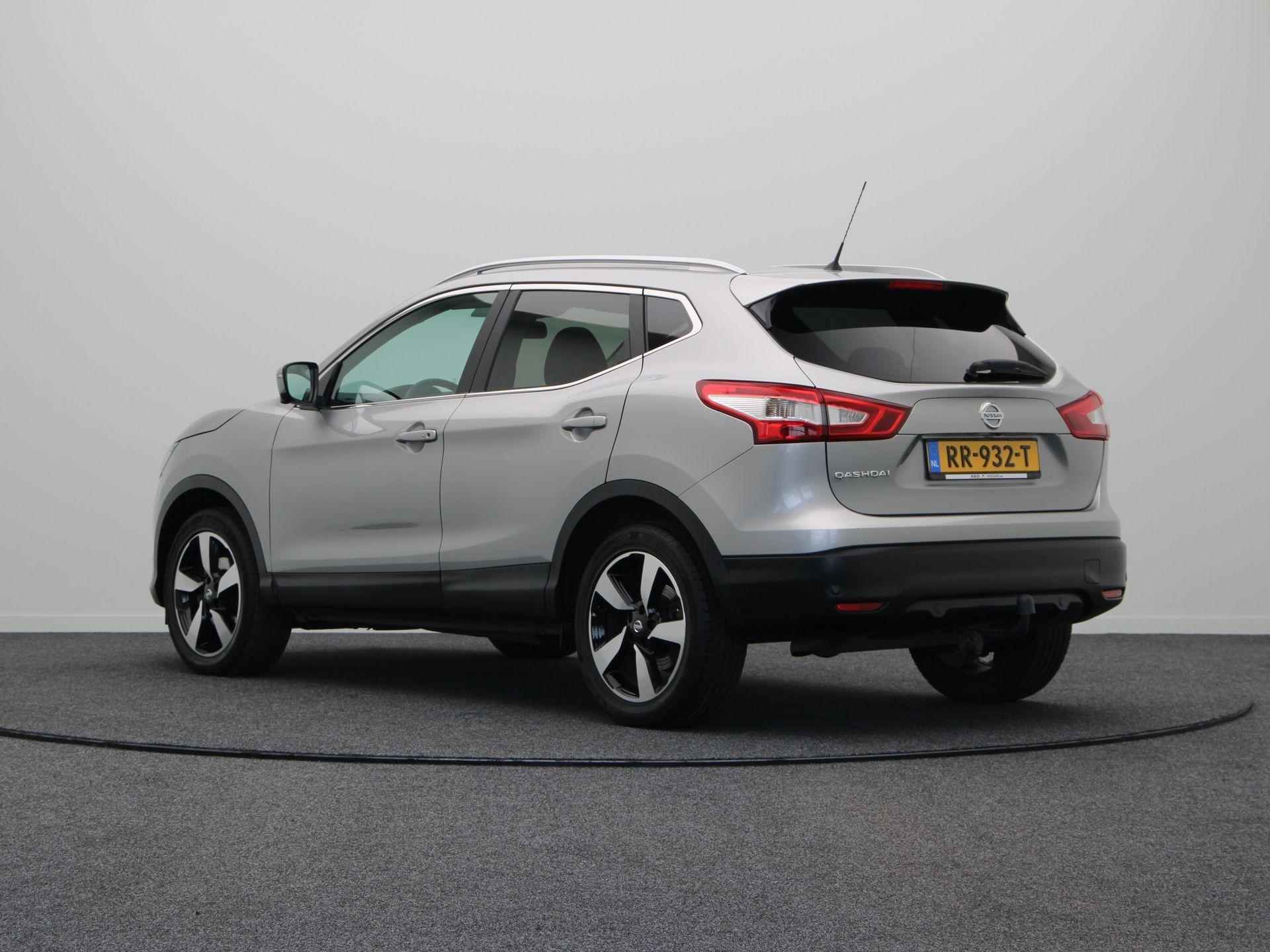 Nissan Qashqai 115pk N-Connecta | Panoramadak | Keyless Entry | Trekhaak | Navigatie | - 2/43