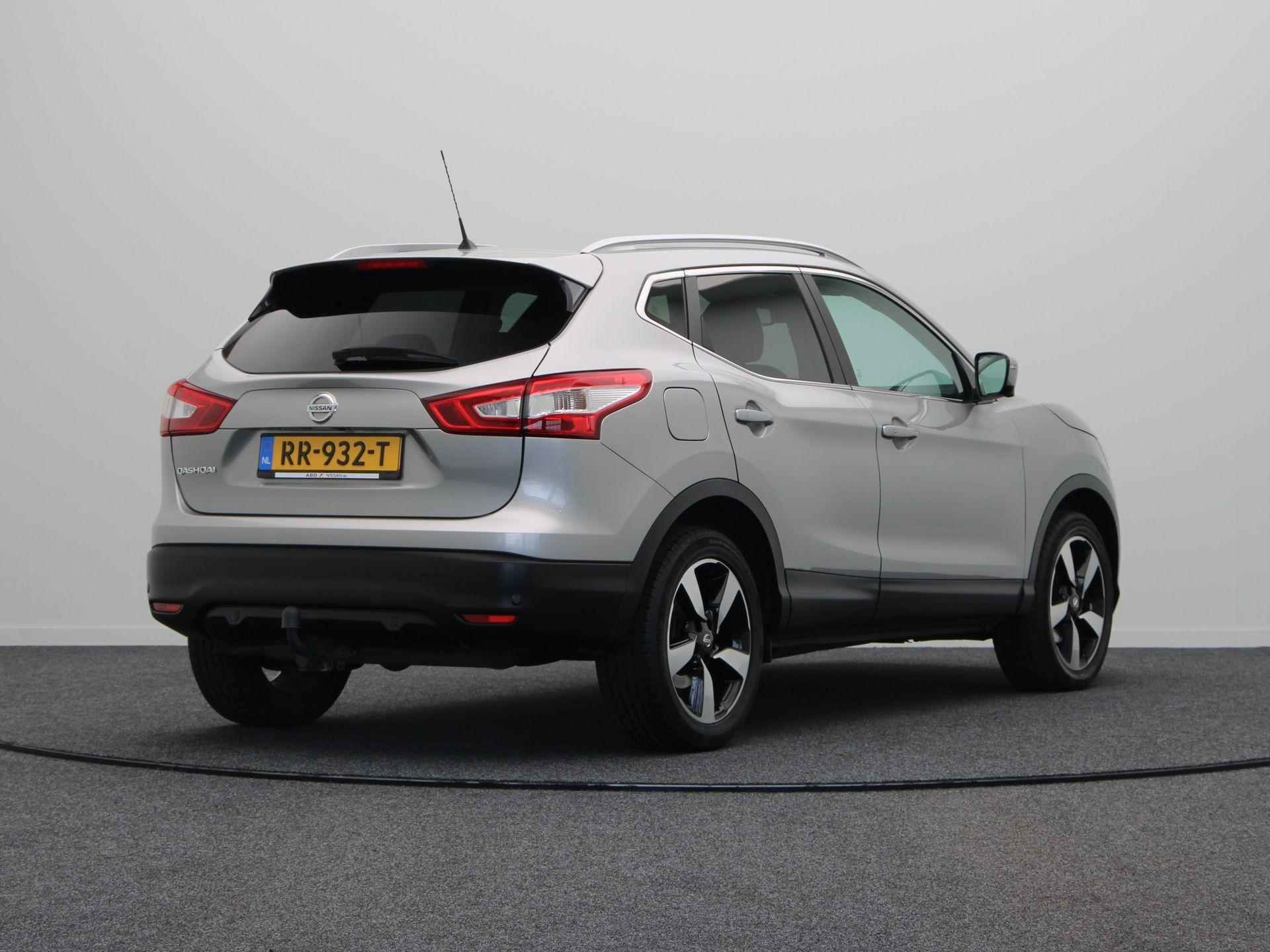 Nissan Qashqai 115pk N-Connecta | Panoramadak | Keyless Entry | Trekhaak | Navigatie | - 11/43