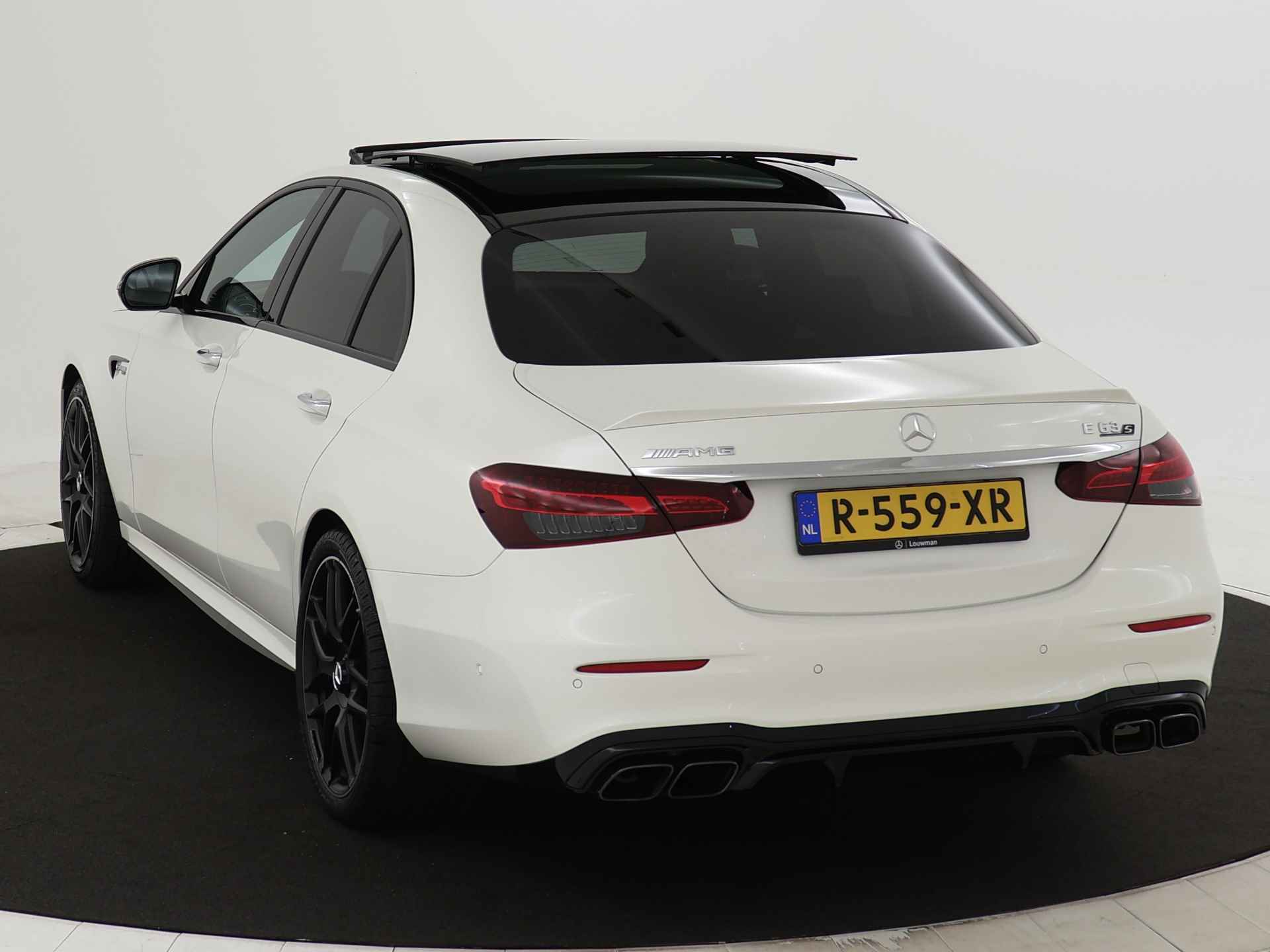 Mercedes-Benz E-Klasse 63S AMG 4-MATIC+ 612 pk V8 | AMG Driver Pack | Panoramadak | Rijassistentie Pack | Burmester Audio | Memory | Augmented Reality | Inclusief 24 maanden MB Certified garantie voor Europa. - 17/44