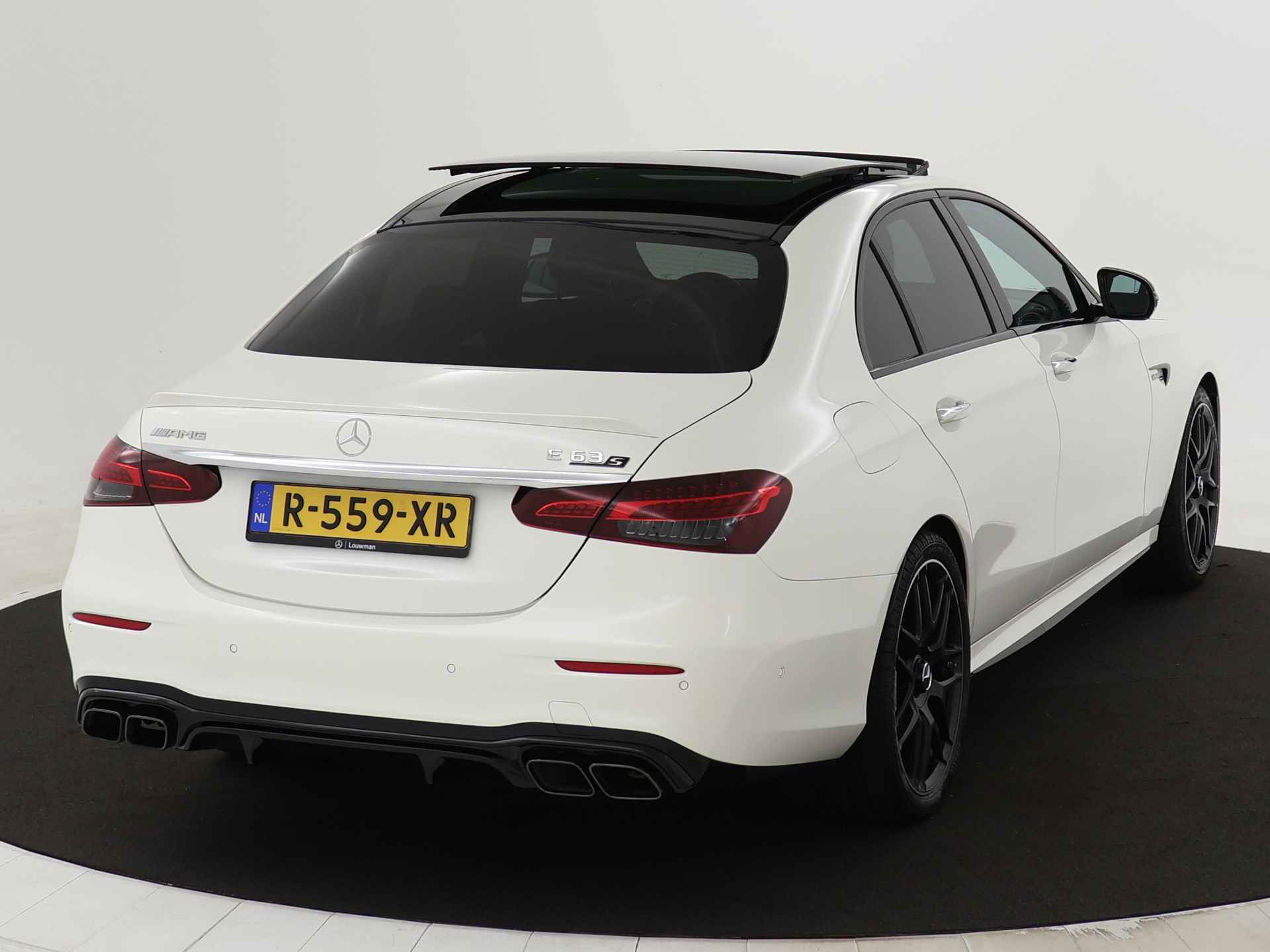 Mercedes-Benz E-Klasse 63S AMG 4-MATIC+ 612 pk V8 | AMG Driver Pack | Panoramadak | Rijassistentie Pack | Burmester Audio | Memory | Augmented Reality | Inclusief 24 maanden MB Certified garantie voor Europa. - 18/44