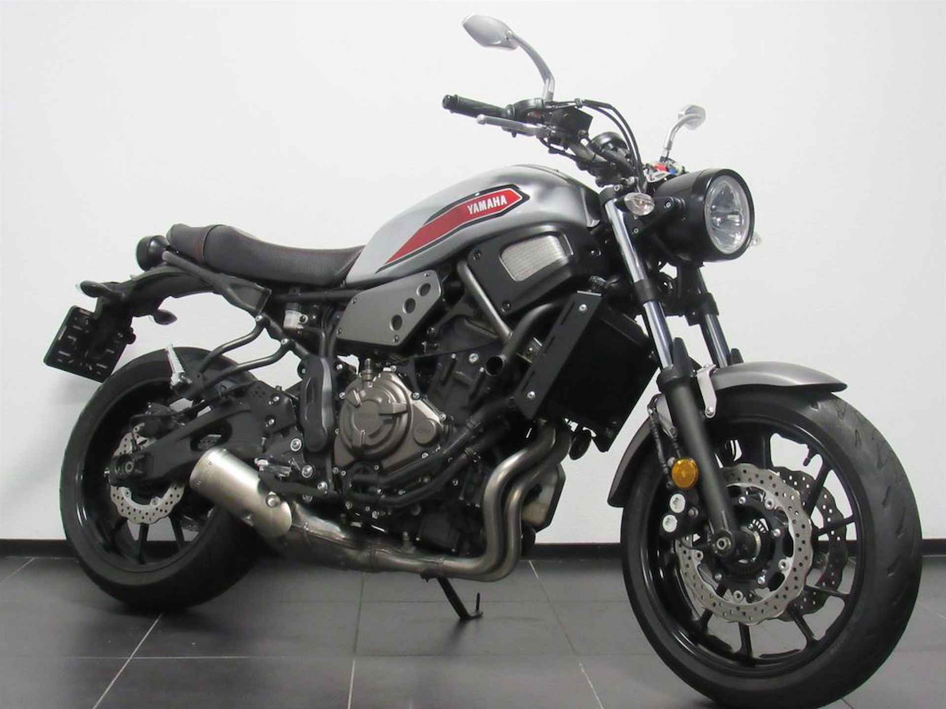 Yamaha XSR 700 ABS - 2/13