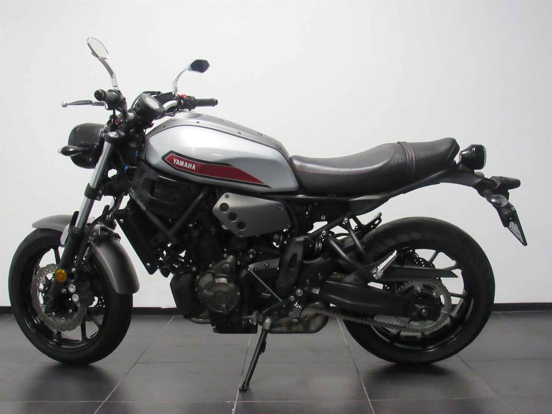 Yamaha XSR 700 ABS - 4/13