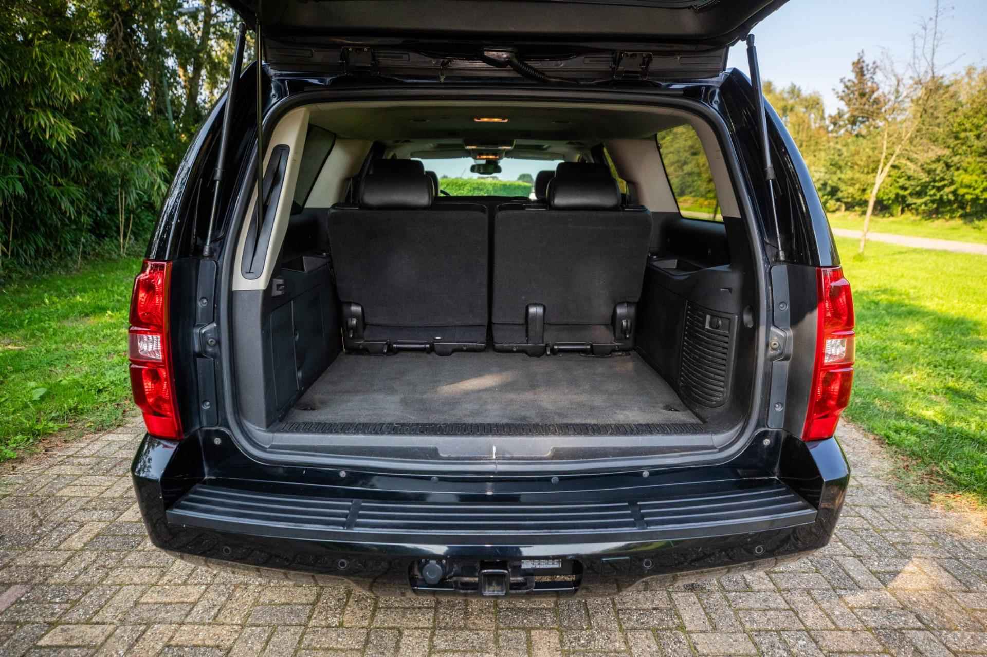 Chevrolet Suburban LTZ V8 - 7/8-pers SUV Youngtimer - 36/43