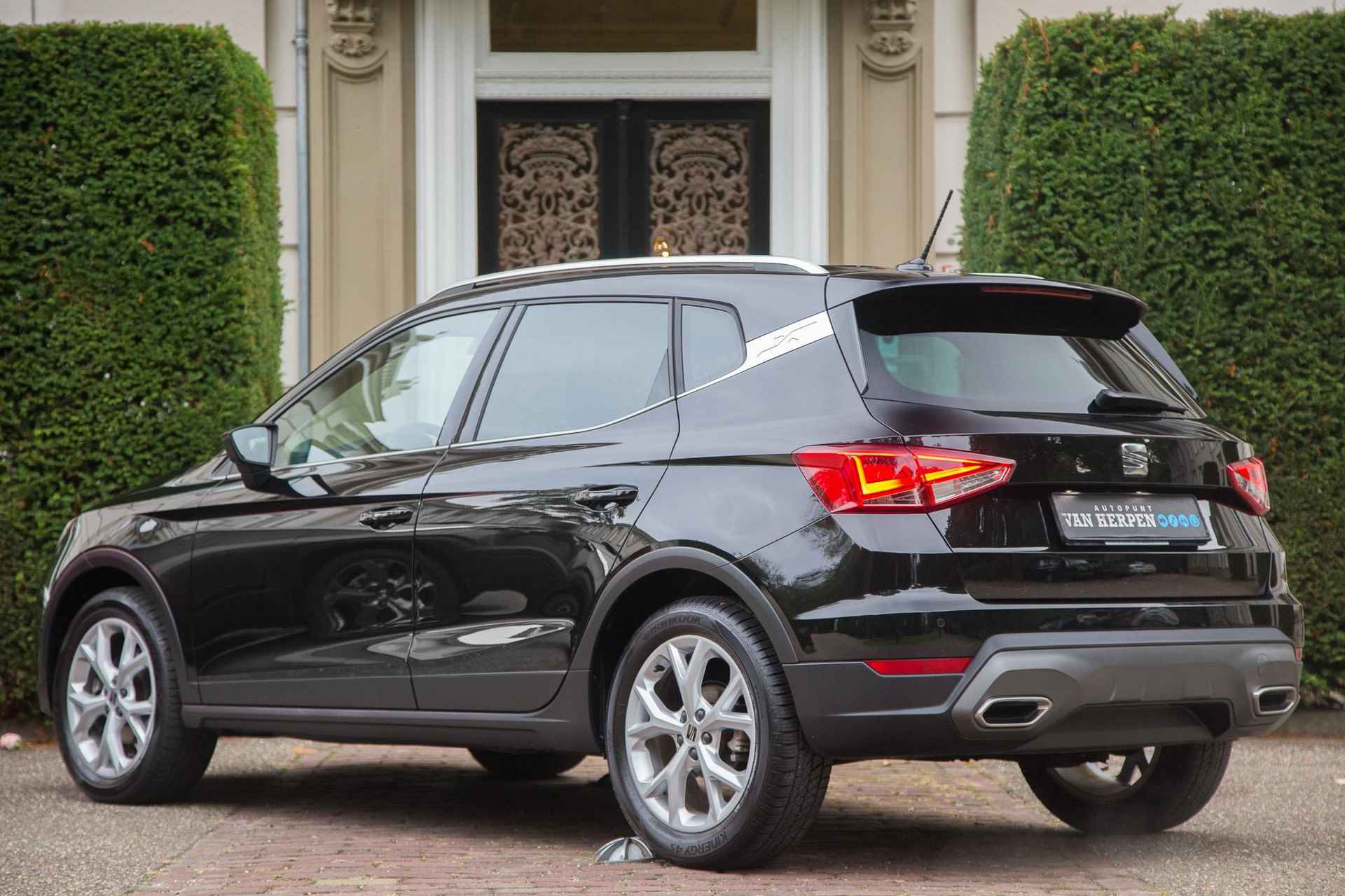 SEAT Arona 1.0 TSI FR Stoelverwarming | Carplay | Virtual | Adaptive Cruise - 2/49