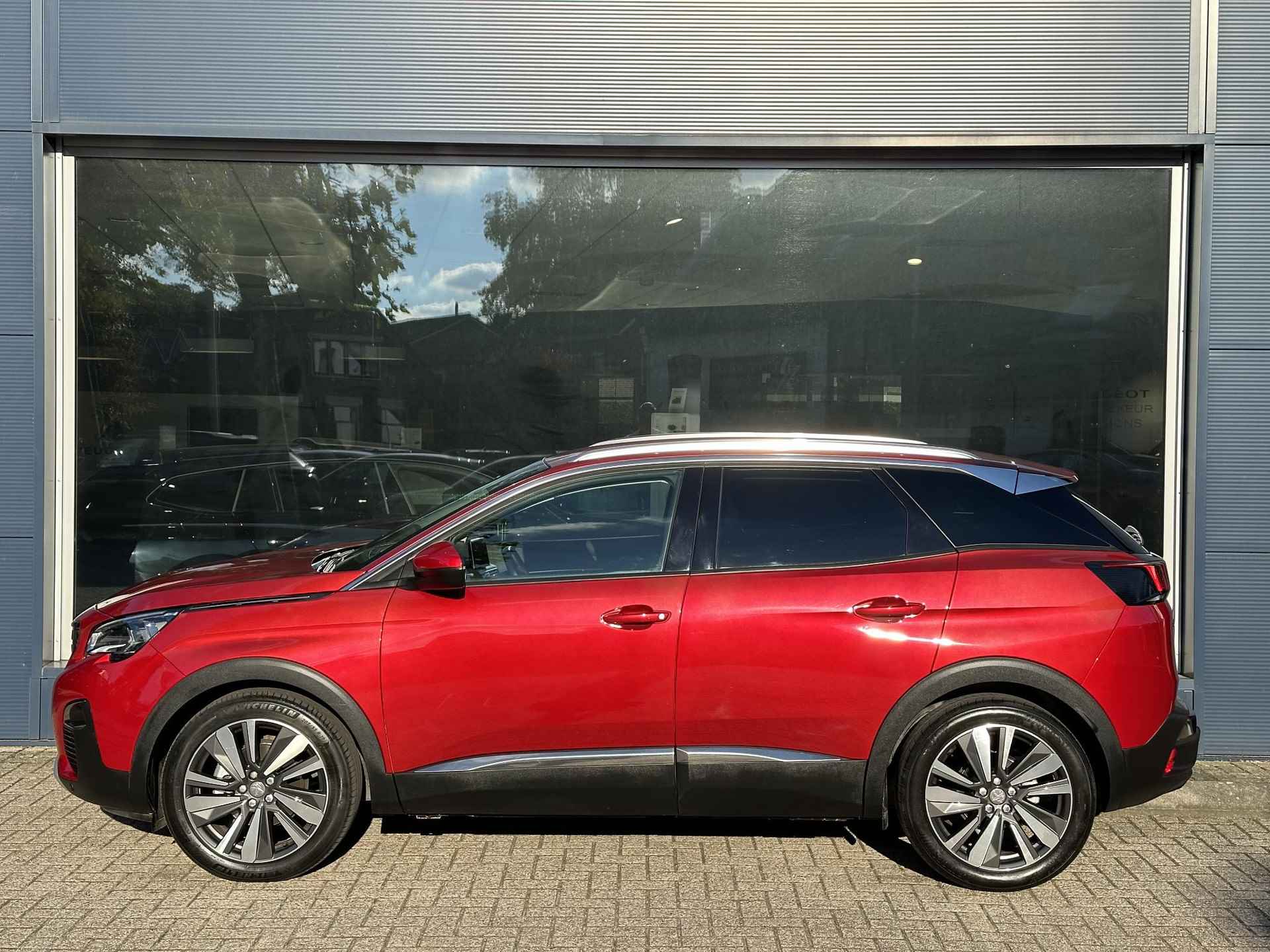 Peugeot 3008 1.2 Turbo 130 PK Première | Navigatie | Afneembare Trekhaak | Elektrische Achterklep | Keyless Entry | Climate Control | Cruise Control | Half Lederen Bekleding | Camera | Draadloze Telefoonlader | Dakrails | - 3/60