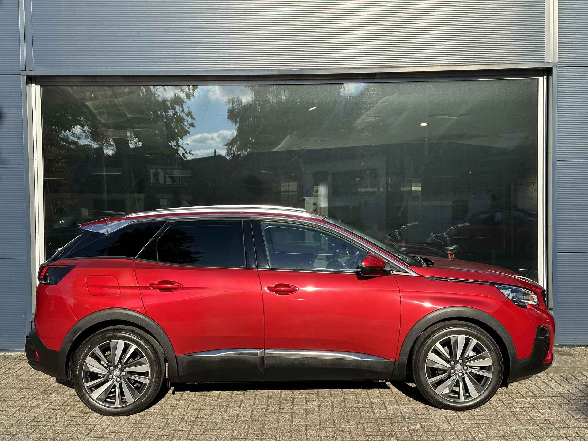 Peugeot 3008 1.2 Turbo 130 PK Première | Navigatie | Afneembare Trekhaak | Elektrische Achterklep | Keyless Entry | Climate Control | Cruise Control | Half Lederen Bekleding | Camera | Draadloze Telefoonlader | Dakrails | - 7/60