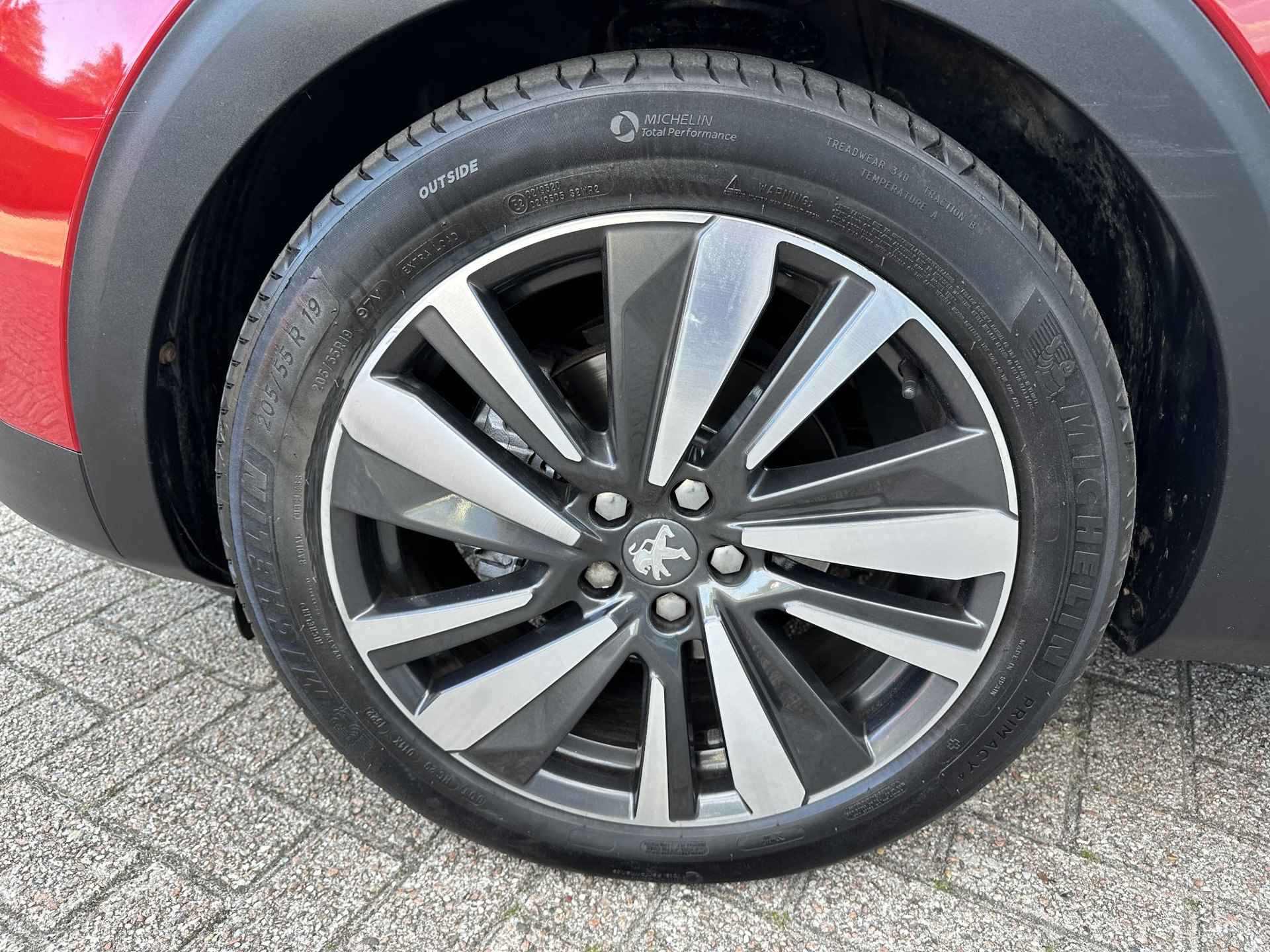 Peugeot 3008 1.2 Turbo 130 PK Première | Navigatie | Afneembare Trekhaak | Elektrische Achterklep | Keyless Entry | Climate Control | Cruise Control | Half Lederen Bekleding | Camera | Draadloze Telefoonlader | Dakrails | - 44/60