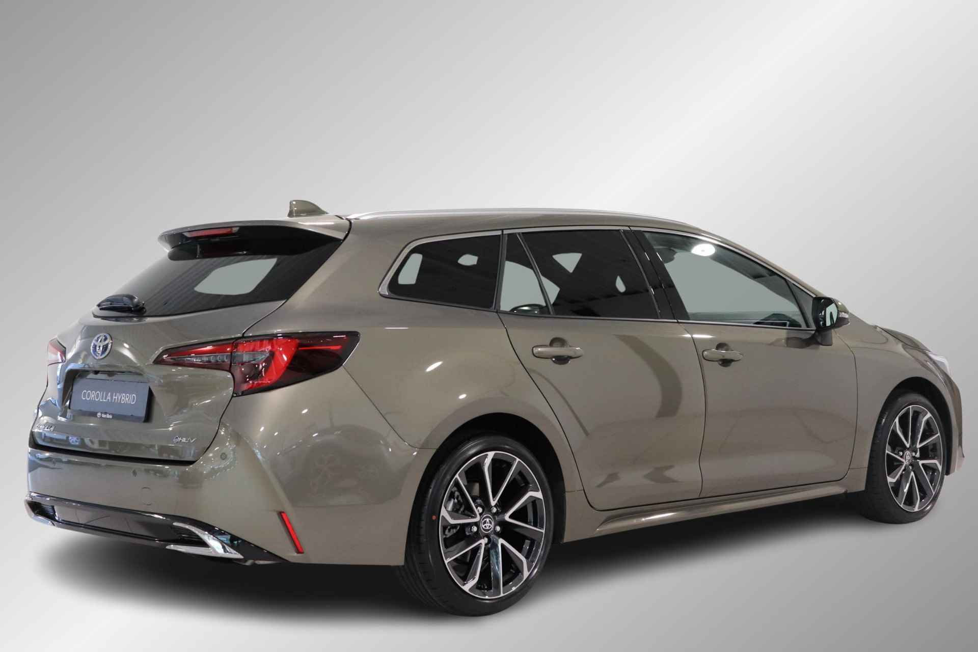 Toyota Corolla Touring Sports Hybrid 140 Executive, Pano, Apple Carplay/Android Auto, Elektrische achterklep, Sensoren, Halfleder! - 2/43