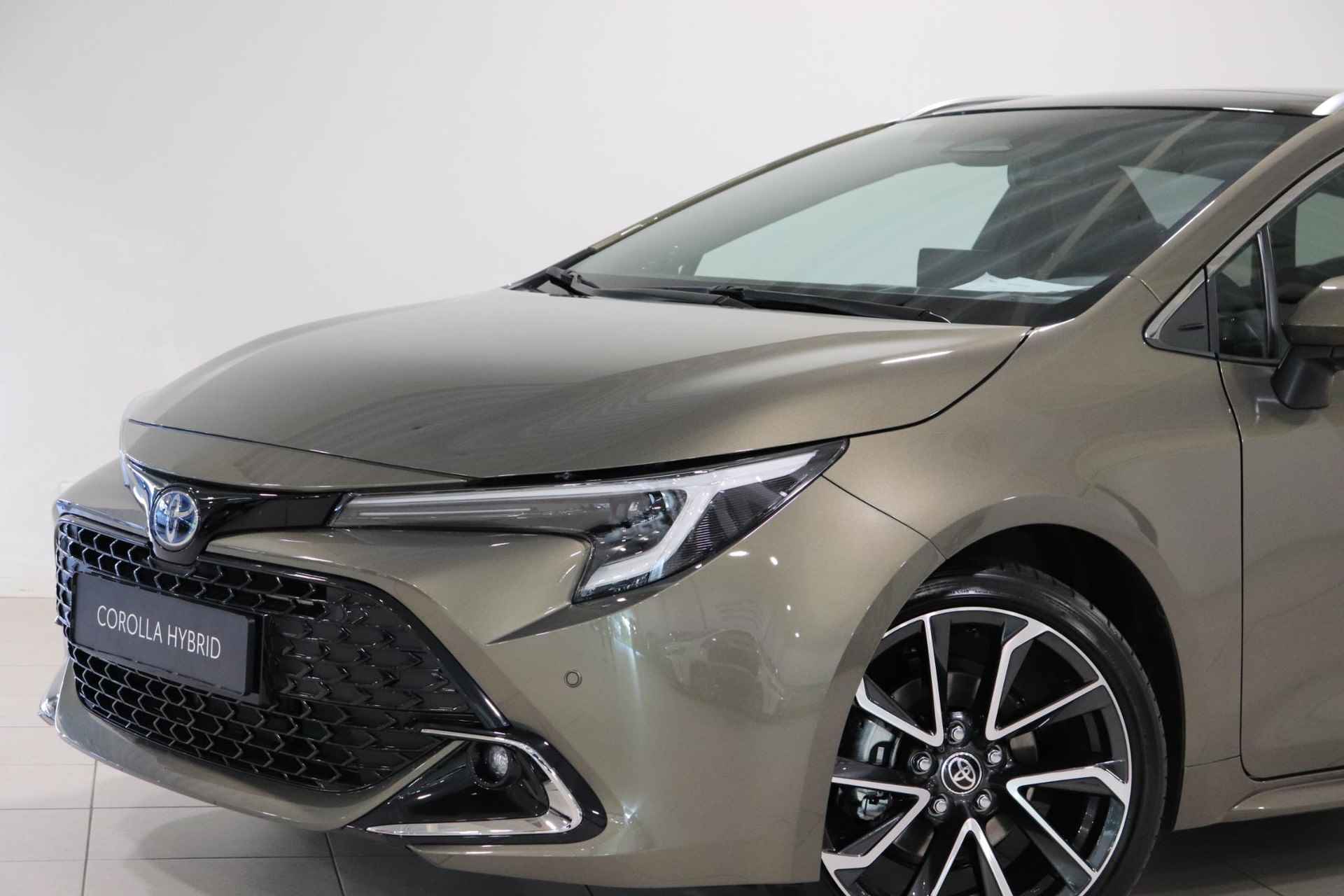 Toyota Corolla Touring Sports Hybrid 140 Executive, Pano, Apple Carplay/Android Auto, Elektrische achterklep, Sensoren, Halfleder! - 23/43